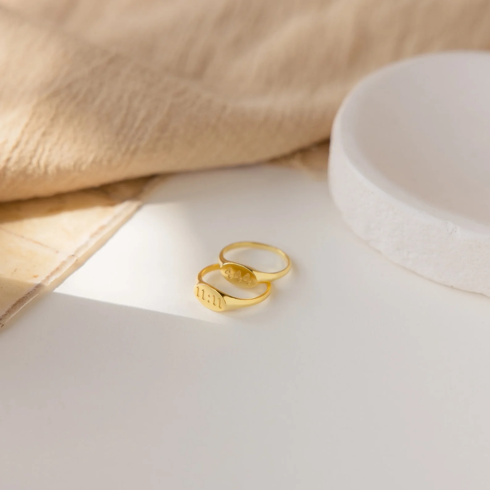 Old English Signet Ring - Image 3