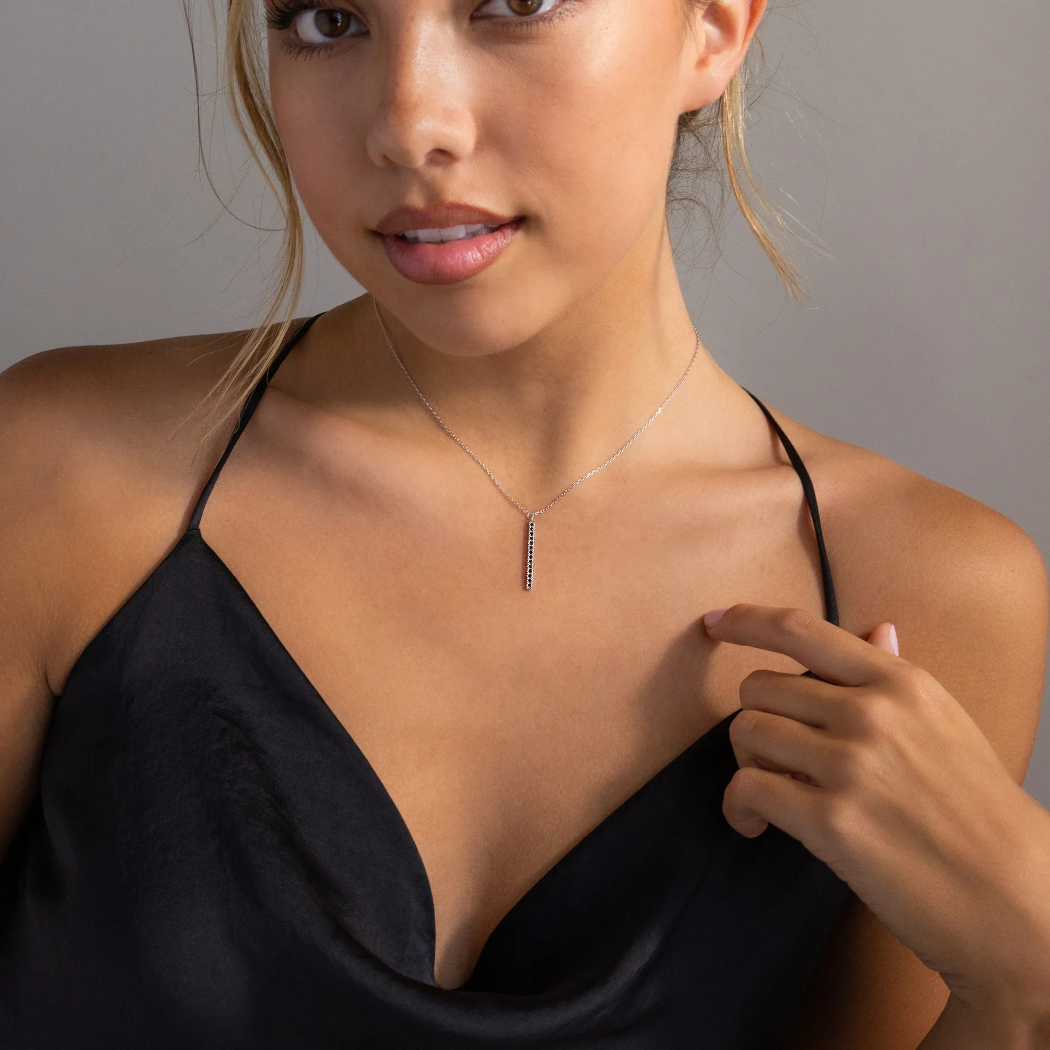 Onyx Bar Pendant Necklace - Image 4