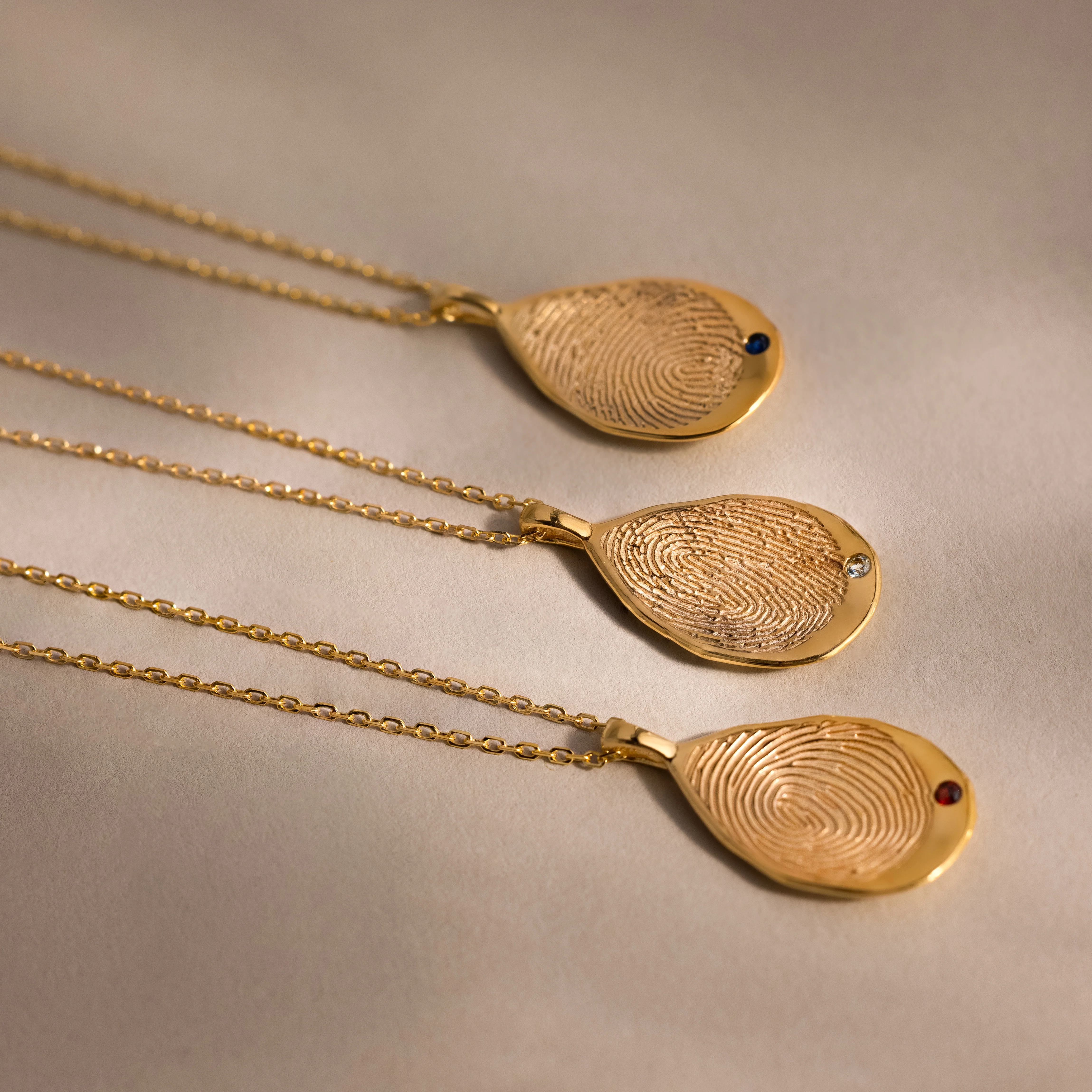 Organic Fingerprint Teardrop Necklace in 18K Gold - Image 5