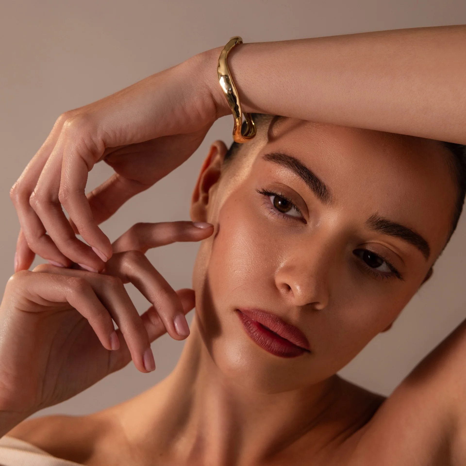 Organic Wavy Cuff Bracelet in 18K Gold - Image 8