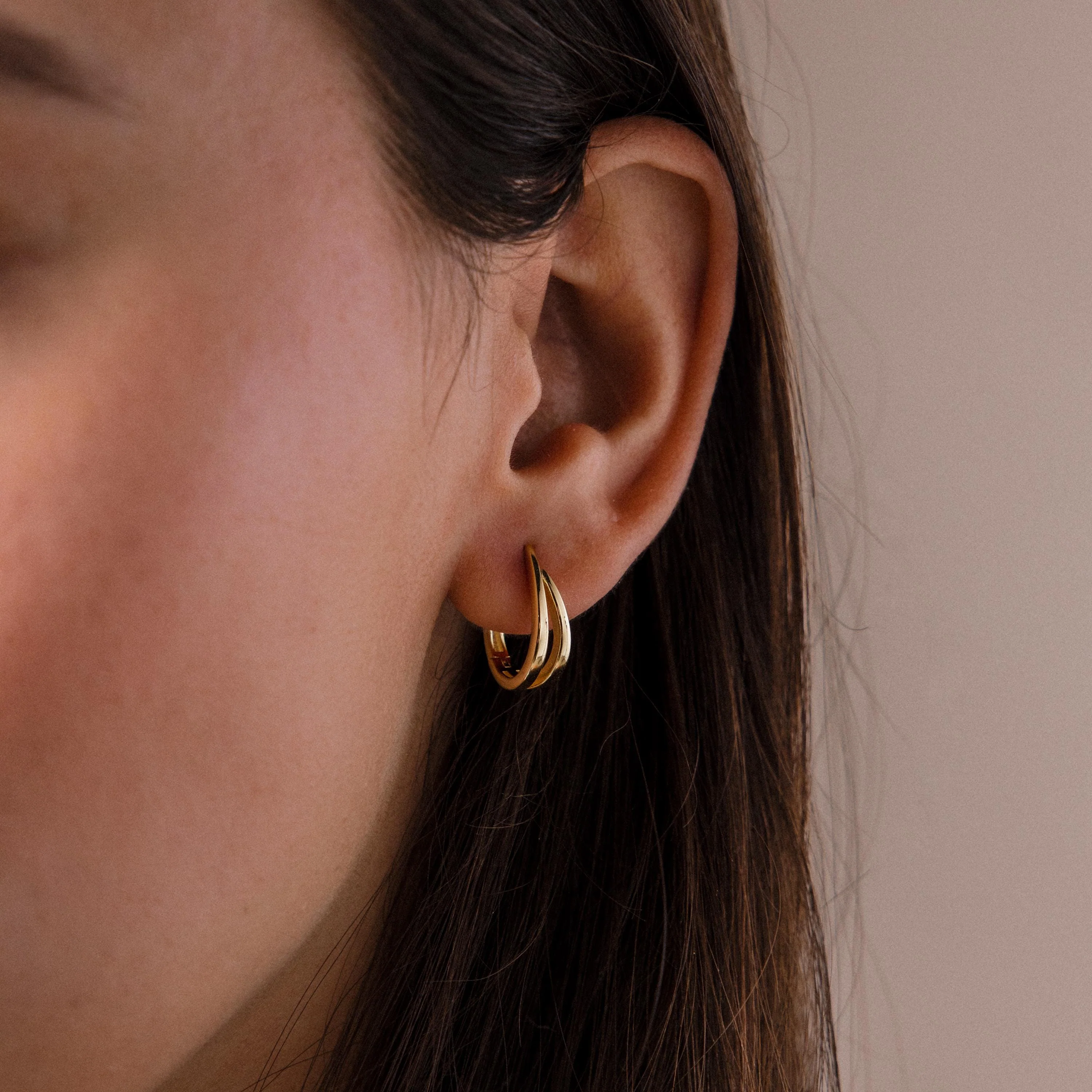 Oval Duo Hoops in 18K Gold - Image 2