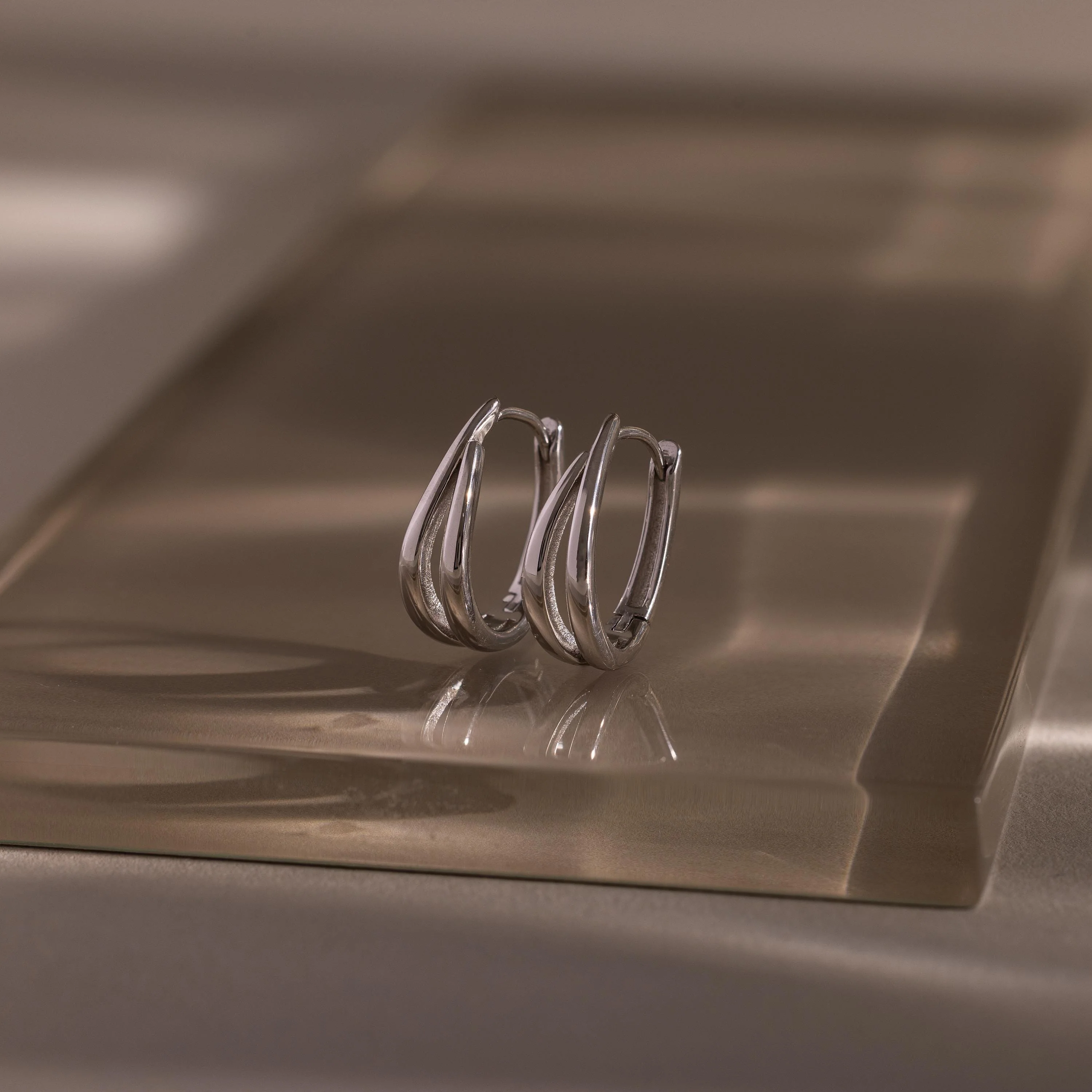 Oval Duo Hoops in Silver - Image 3
