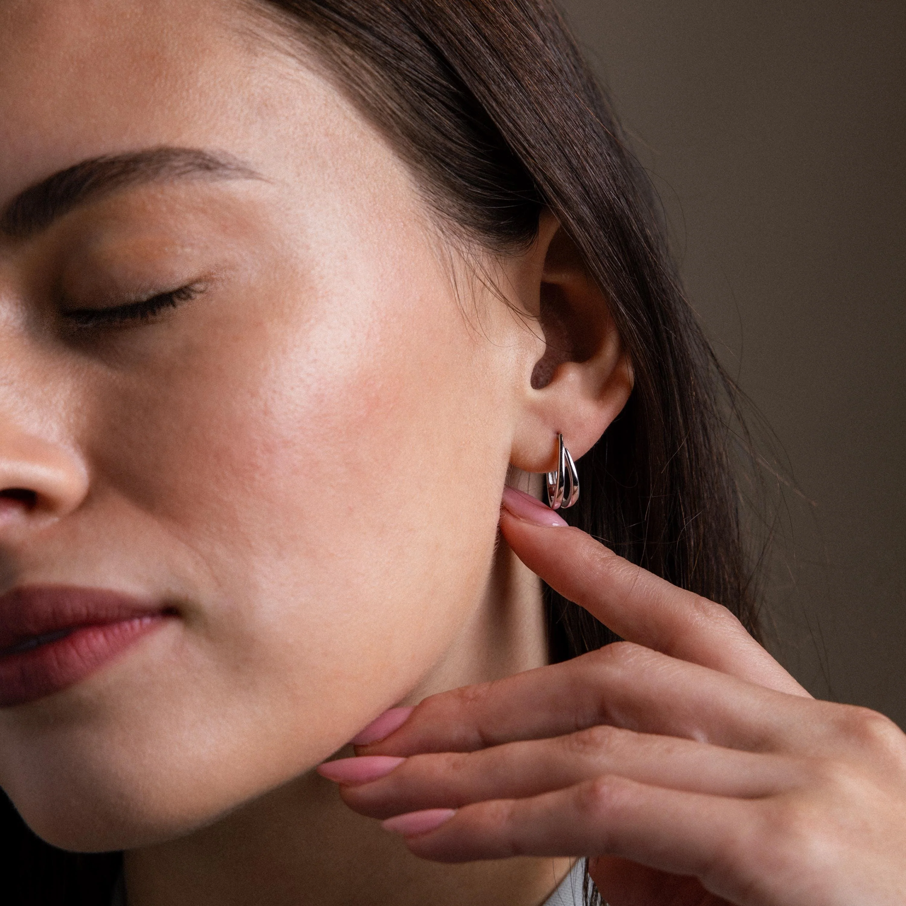 Oval Duo Hoops in Silver - Image 4