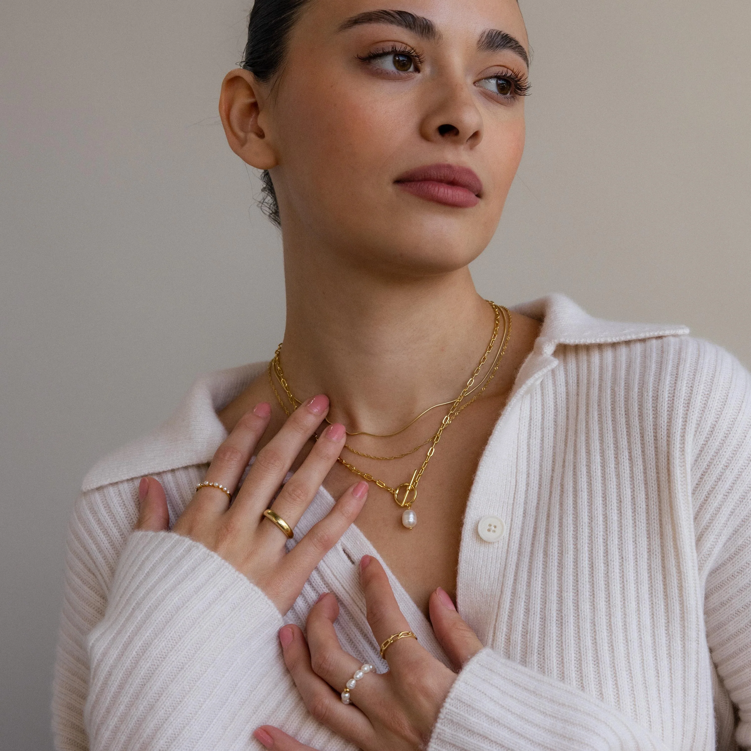 Paperclip Pearl Toggle Necklace - Image 6
