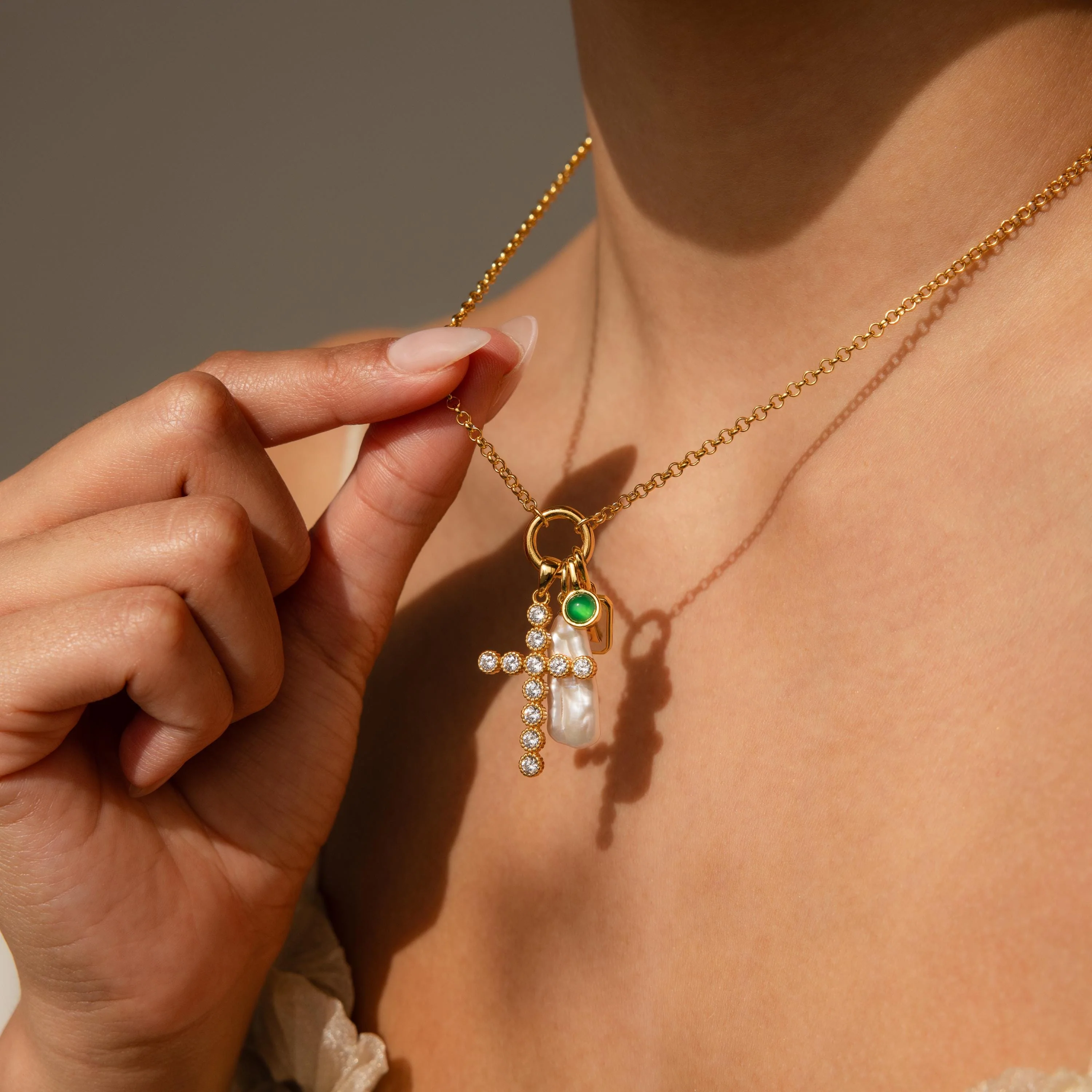 Rolo Circle Charm Necklace - Image 3