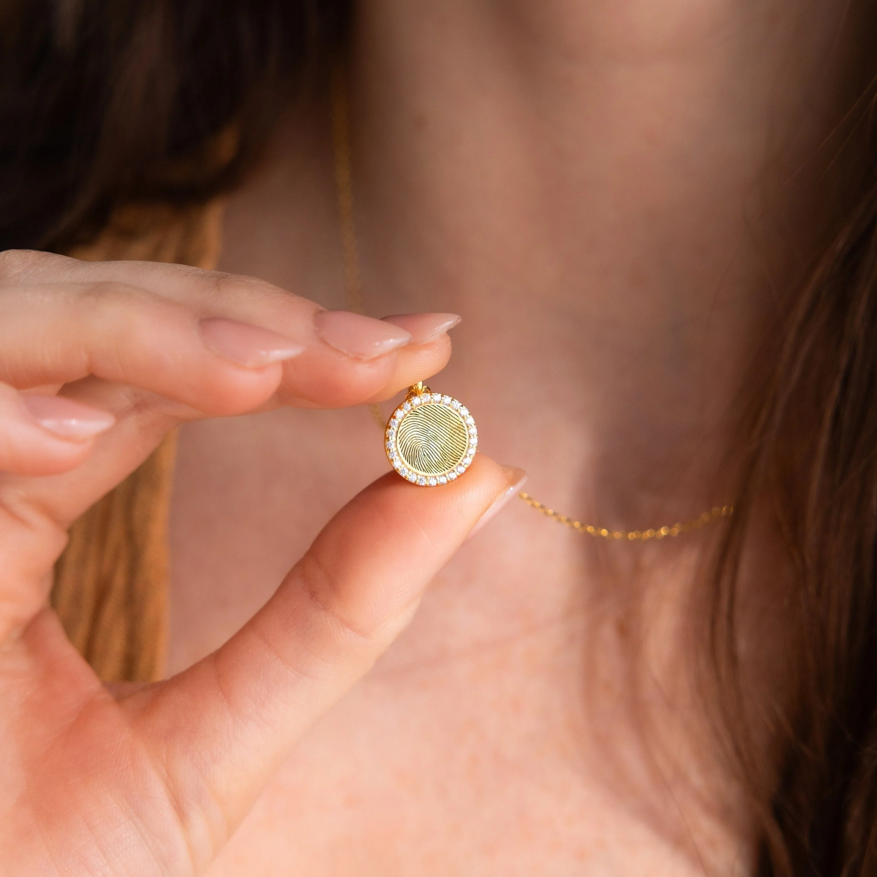 Pave Fingerprint Coin Necklace - Image 5