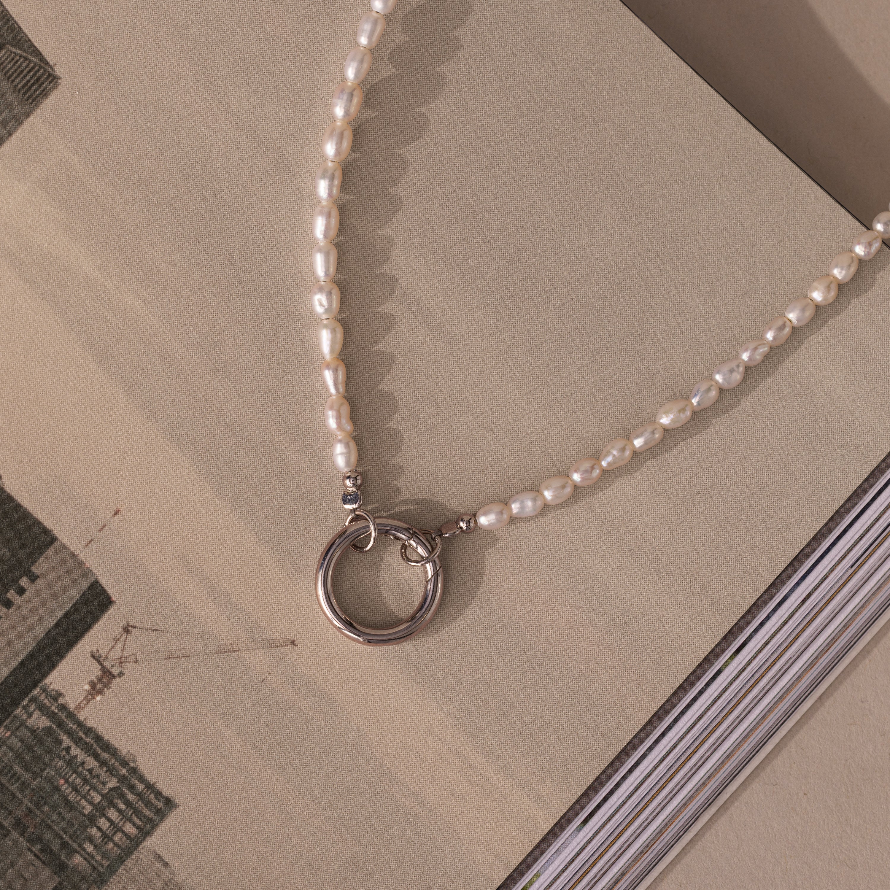 Pearl Chain Clasp Necklace - Image 4