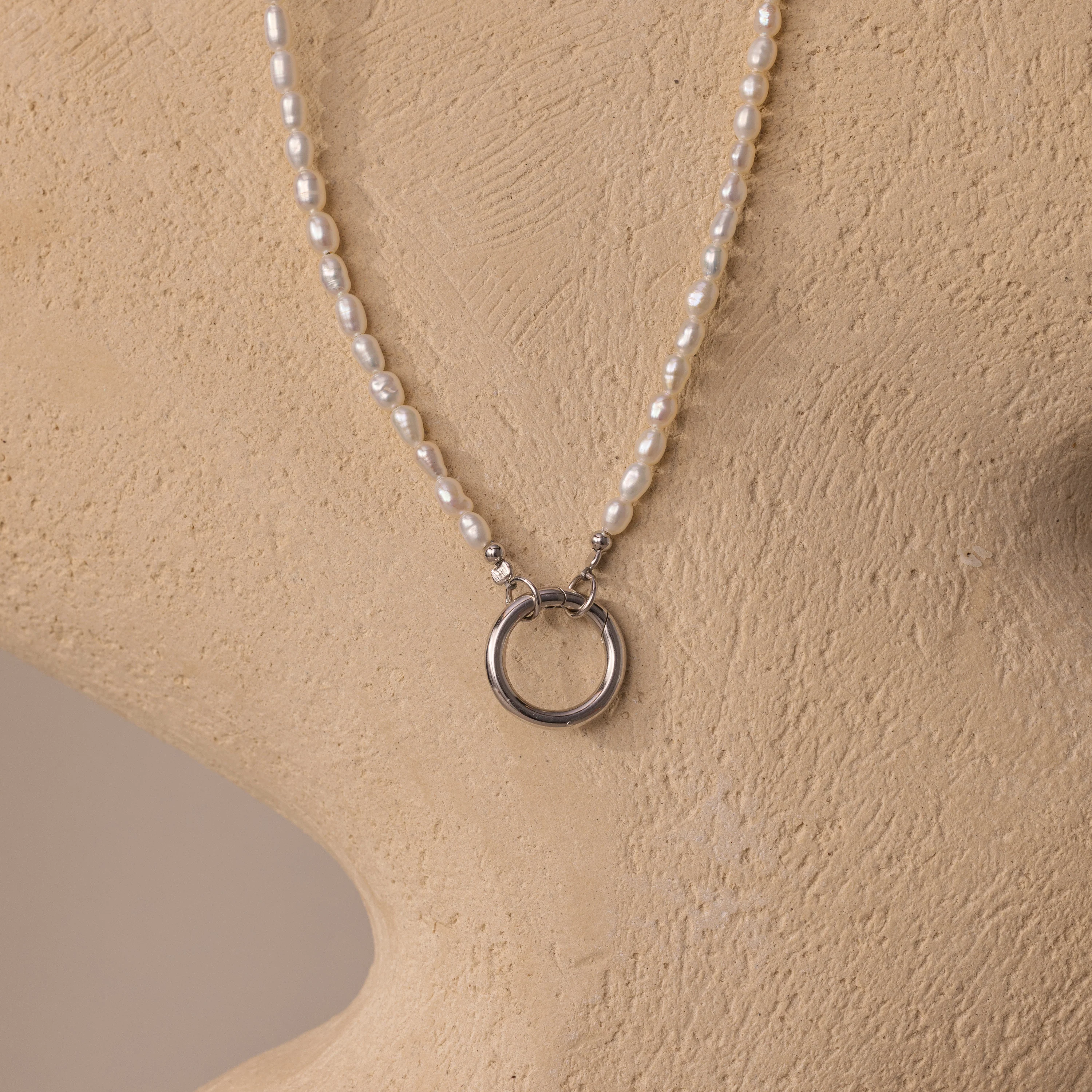 Pearl Chain Clasp Necklace in Silver - Image 3