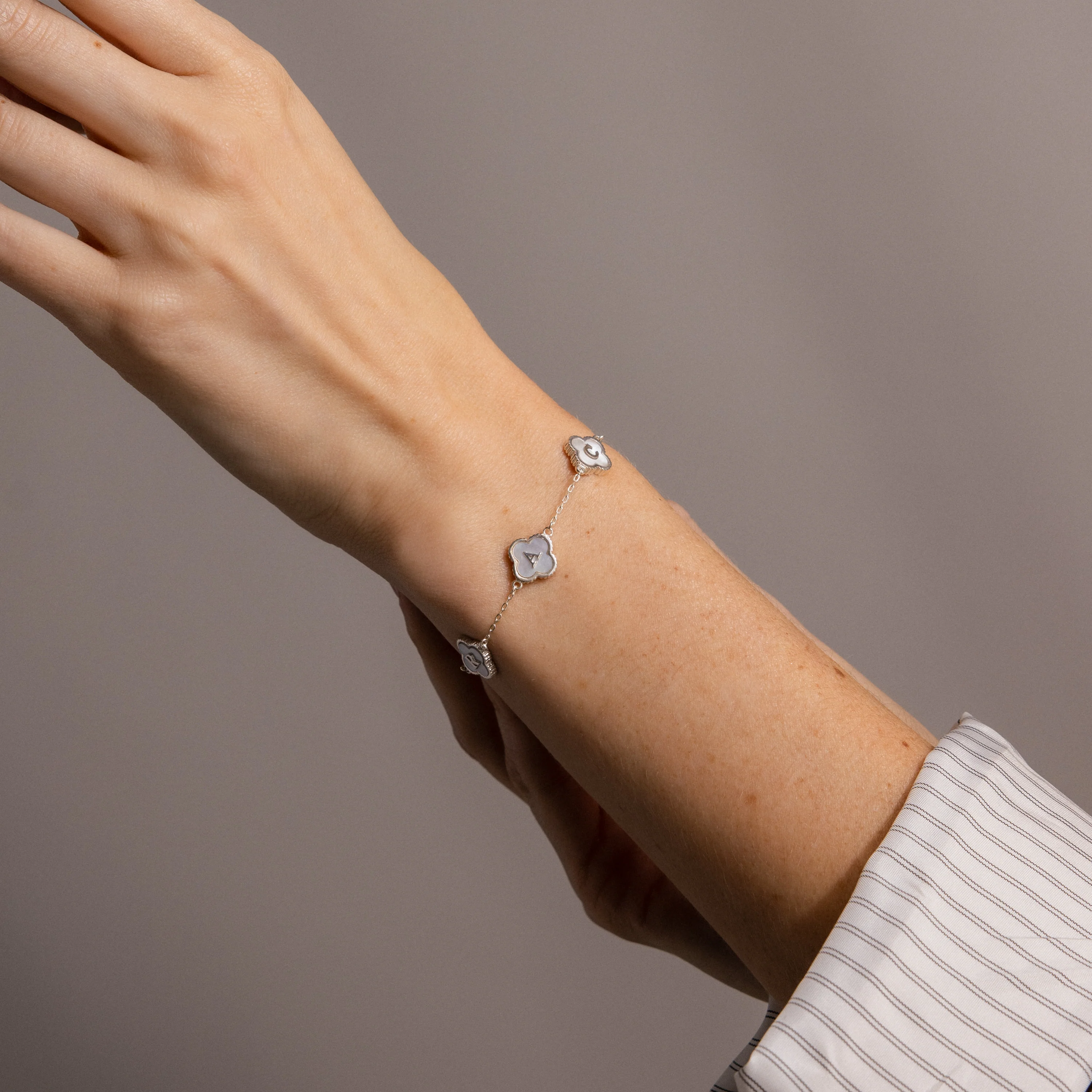 Pearl Clover Letter Bracelet in Silver - Image 2