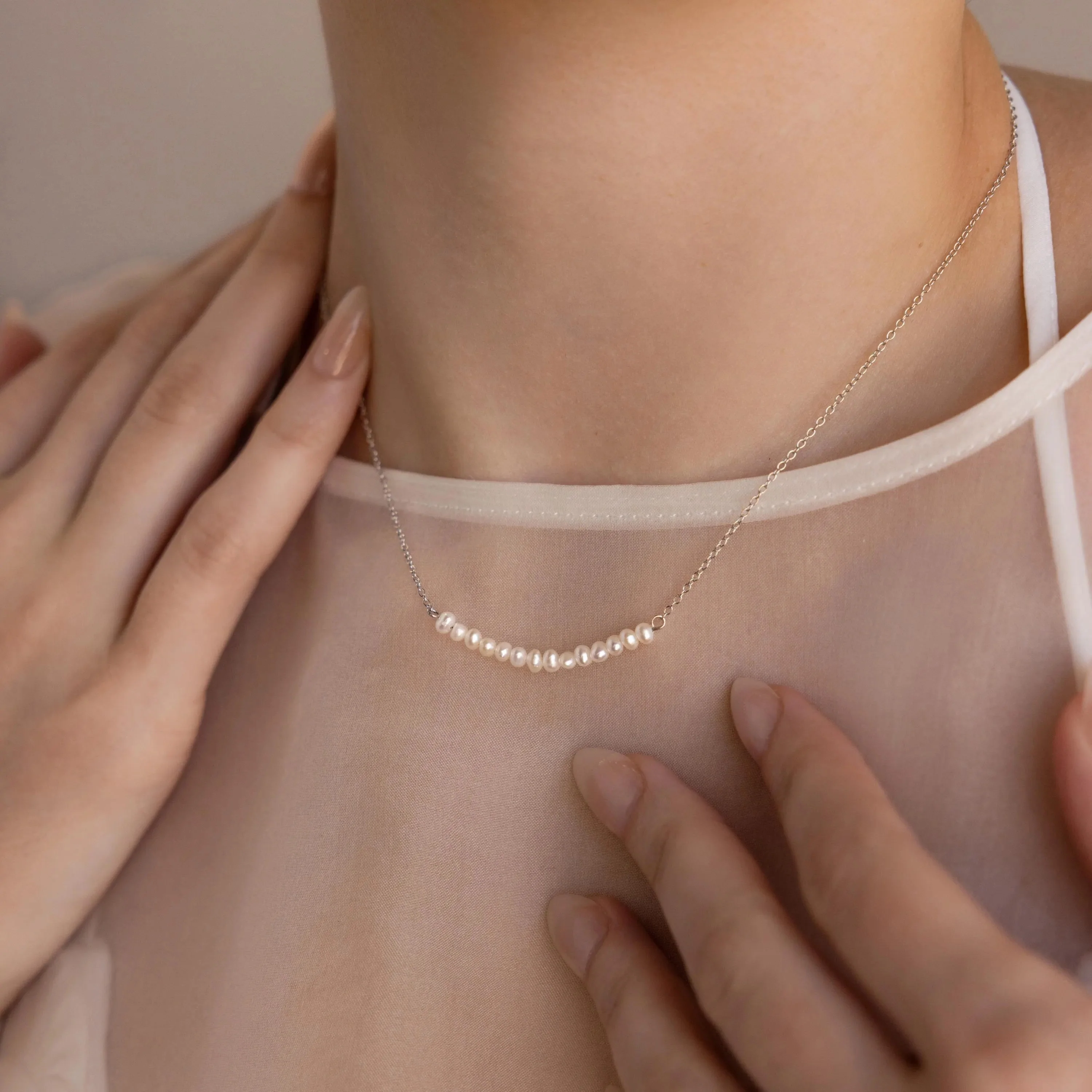 Pearl Curve Necklace - Image 4