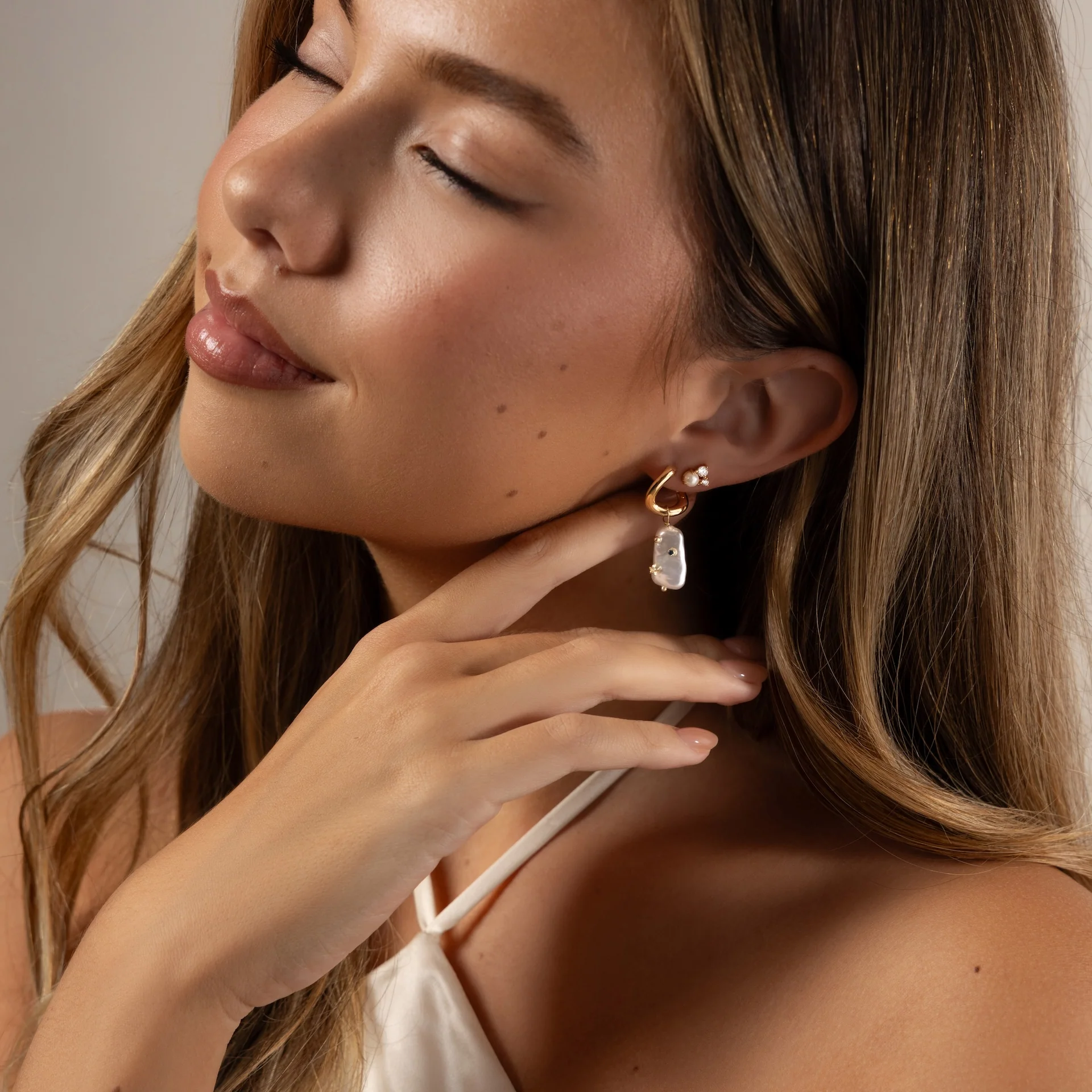 Pearl Diamond Cluster Studs in 18K Gold - Image 8