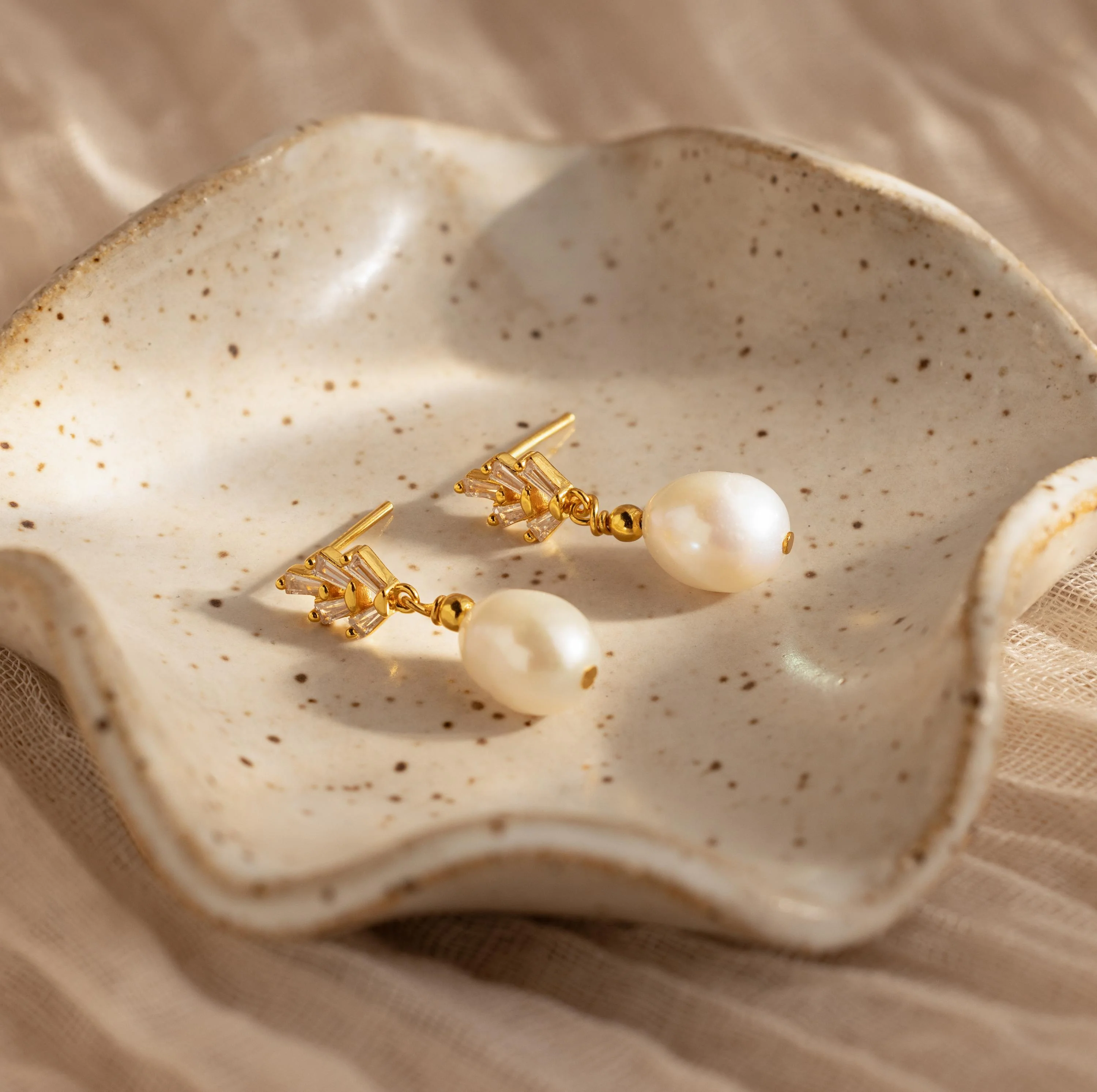 Pearl Diamond Drop Earrings in 18K Gold - Image 3