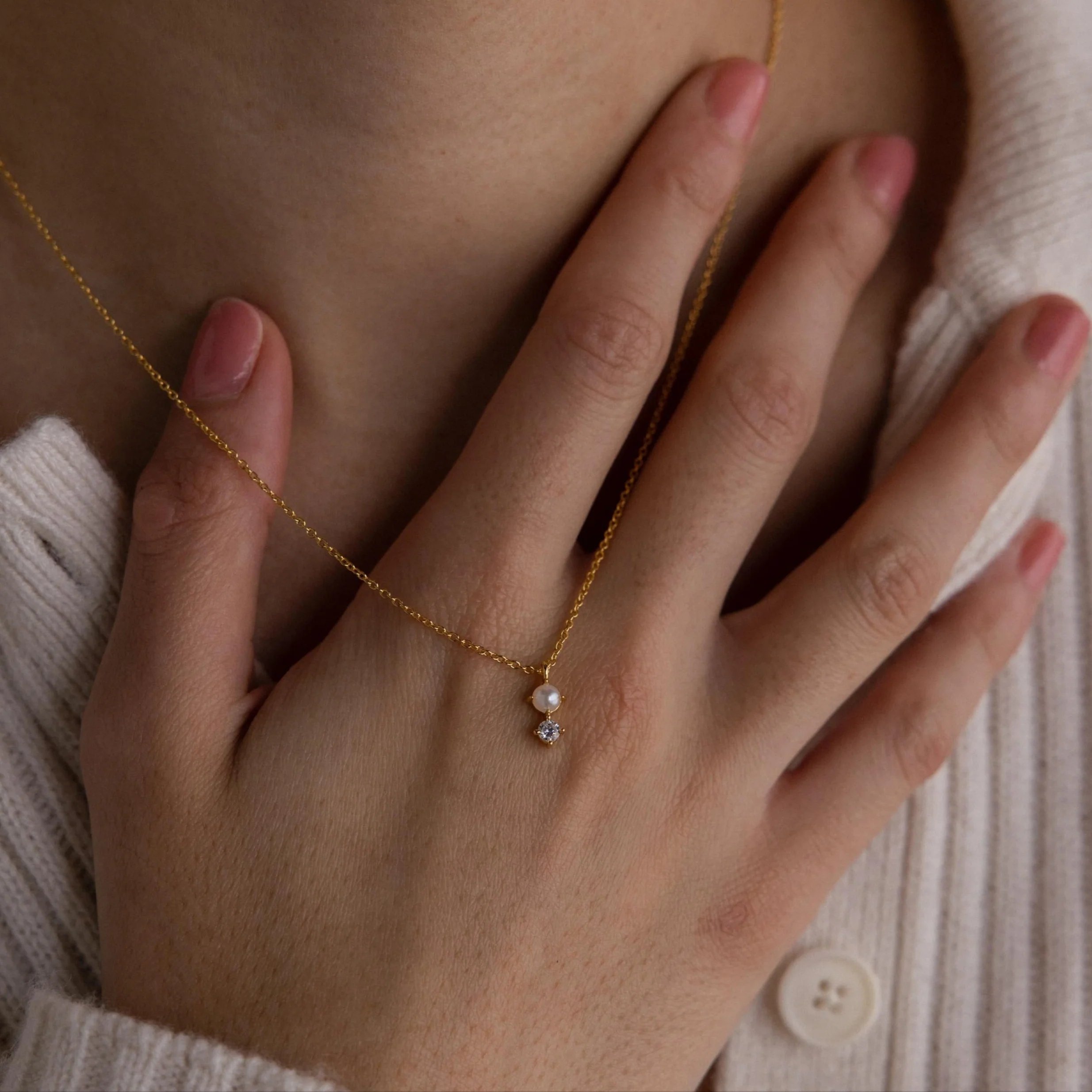 Pearl Diamond Drop Necklace in 18K Gold - Image 2