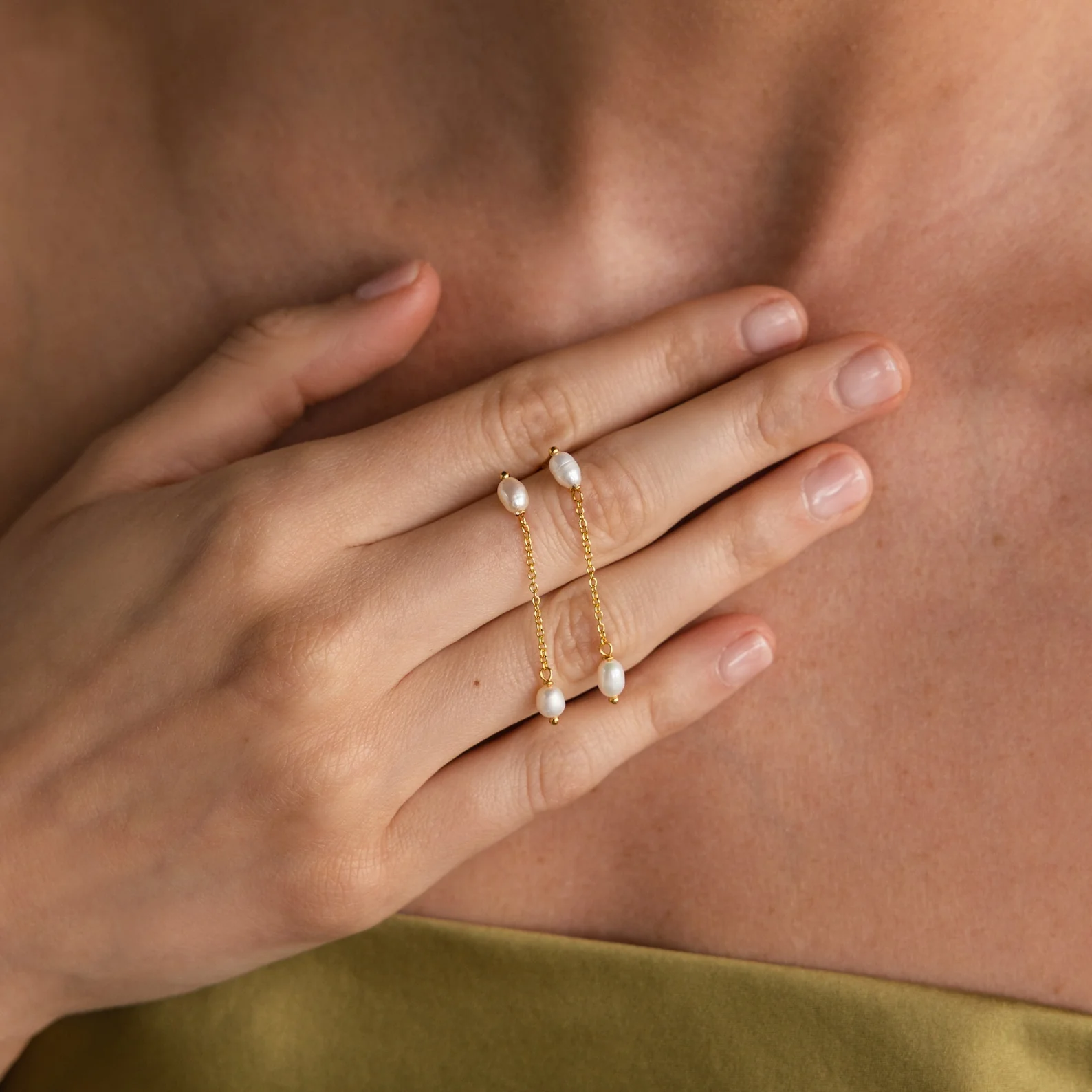 Pearl Drop Chain Earrings - Image 8