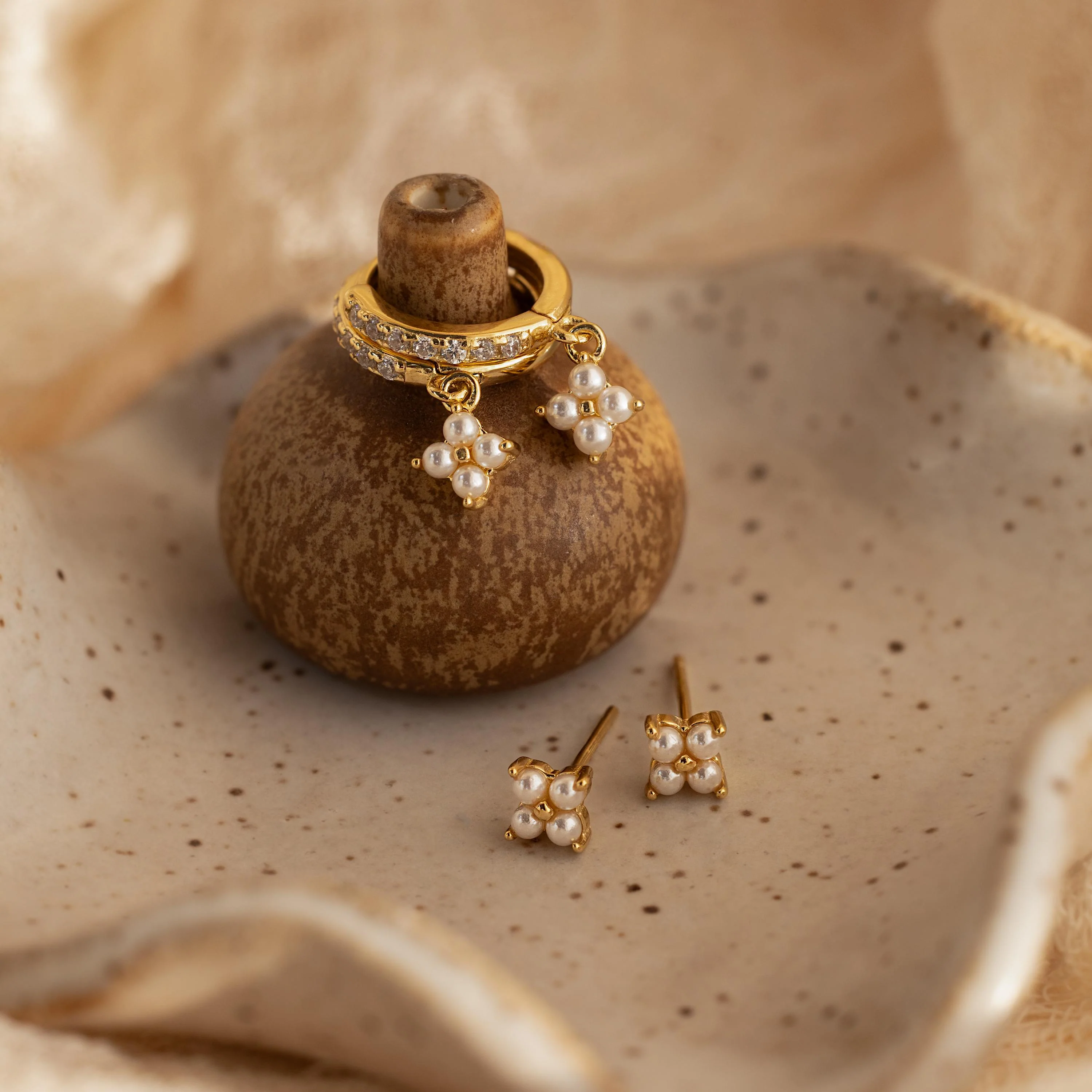 Pearl Ivy Flower Studs in 18K Gold - Image 4