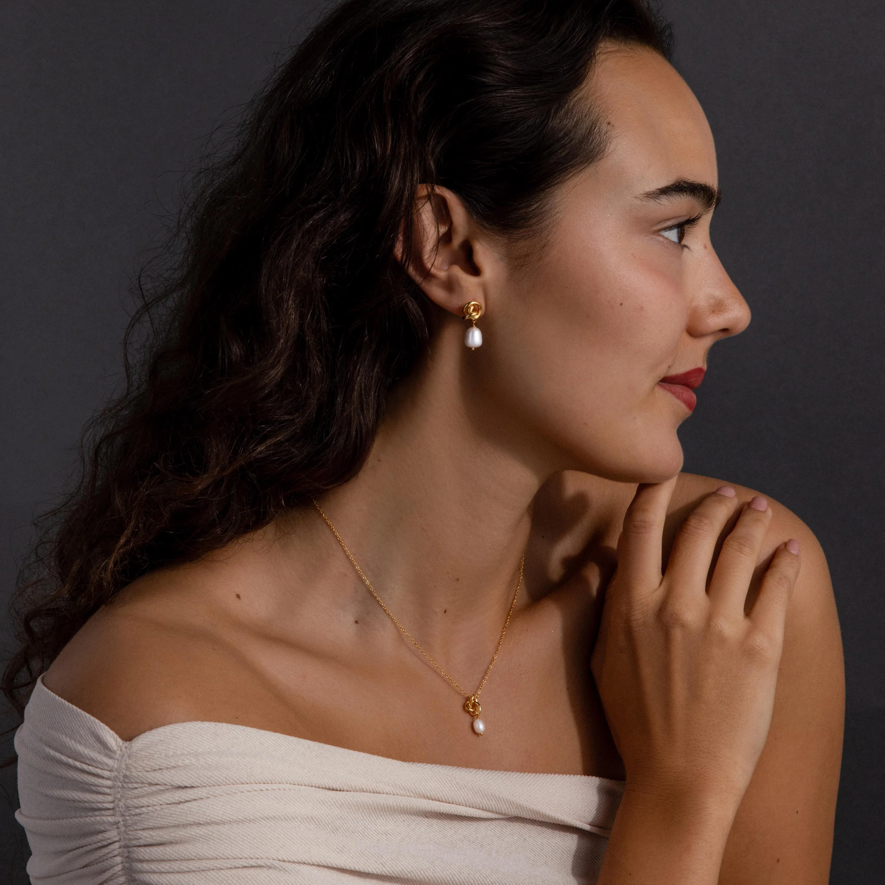 Pearl Knot Necklace & Earrings Set in 18K Gold - Image 6