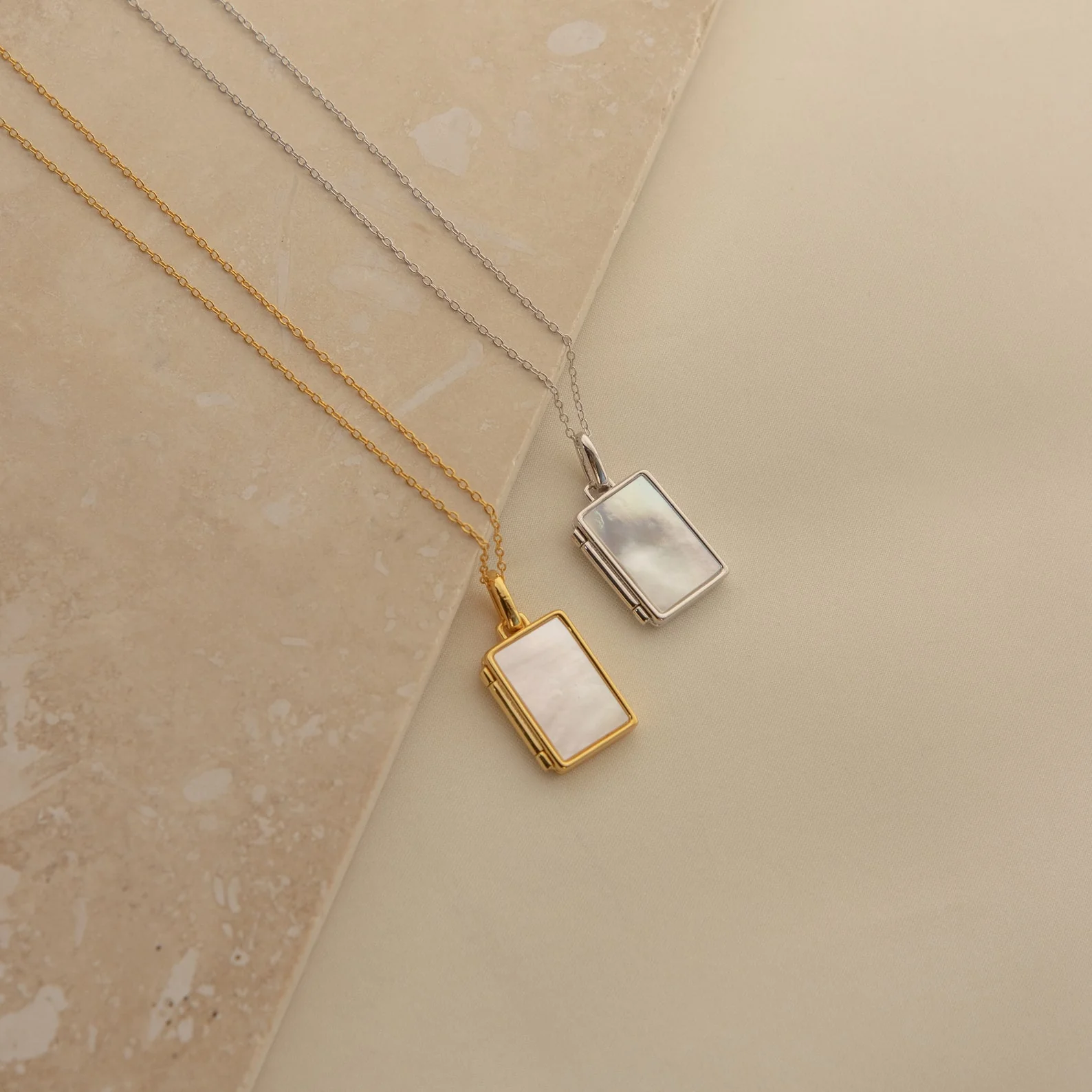 Pearl Locket Necklace in 18K Gold - Image 3