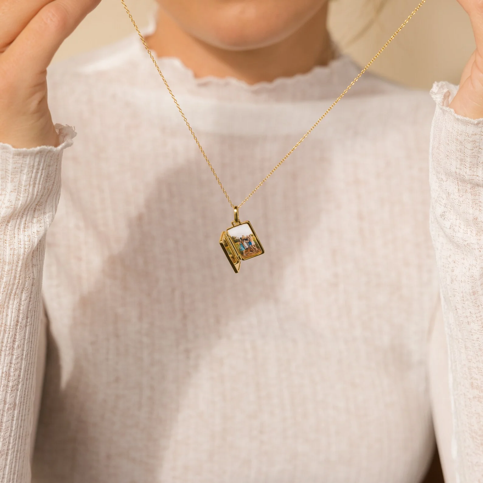 Pearl Locket Necklace in 18K Gold - Image 5