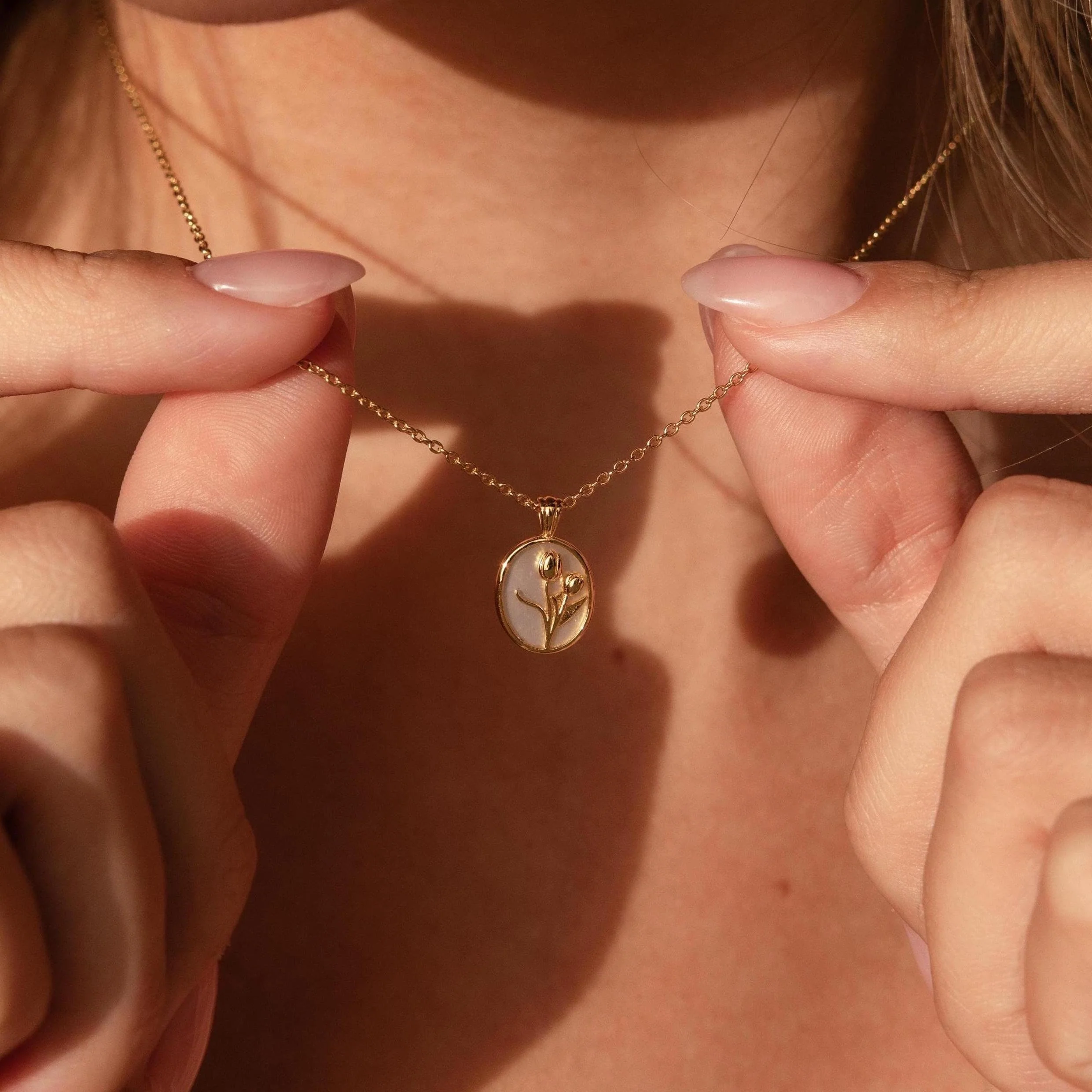 Pearl Tulip Necklace in 18K Gold - Image 2