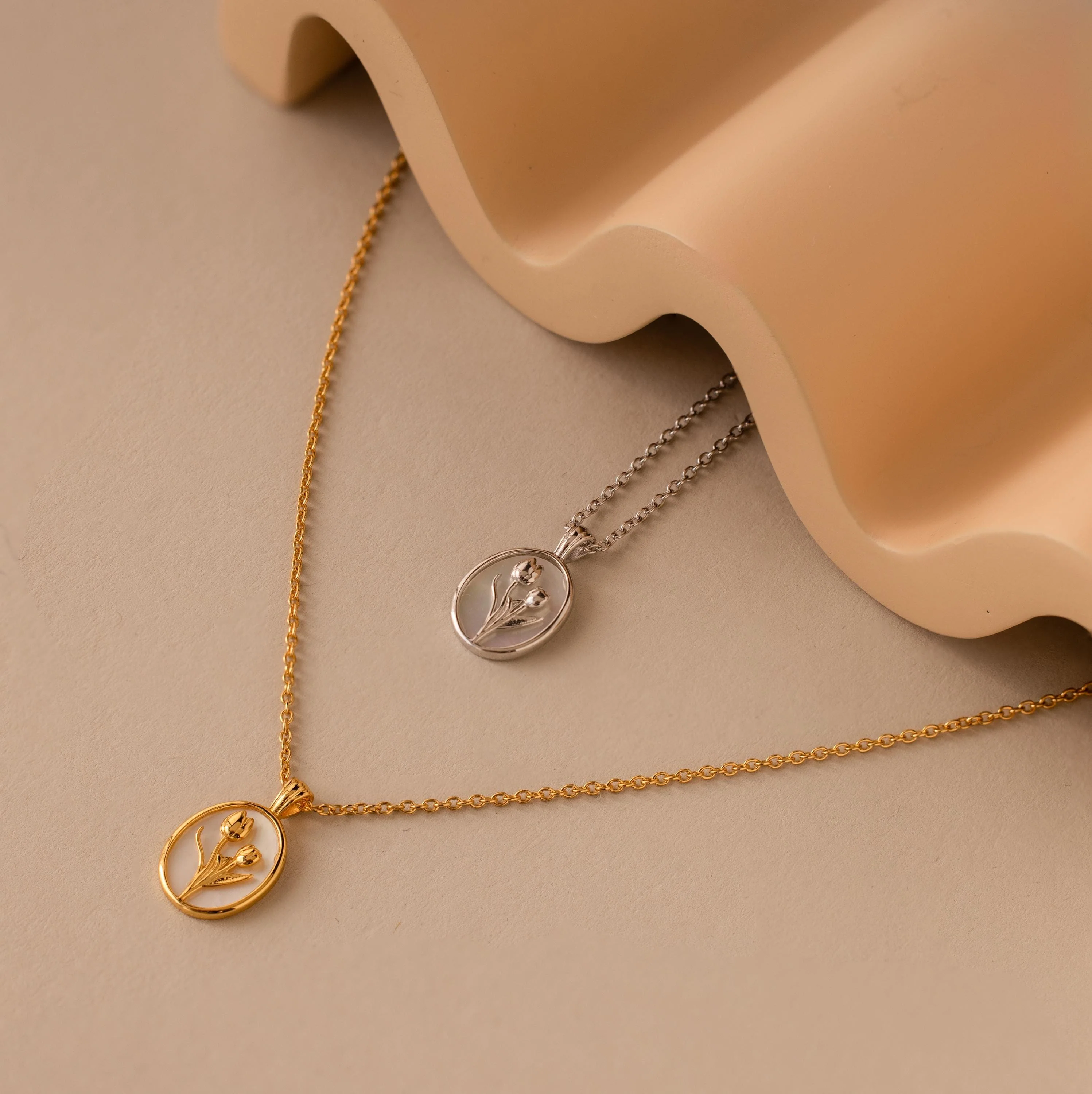 Pearl Tulip Necklace in 18K Gold - Image 5