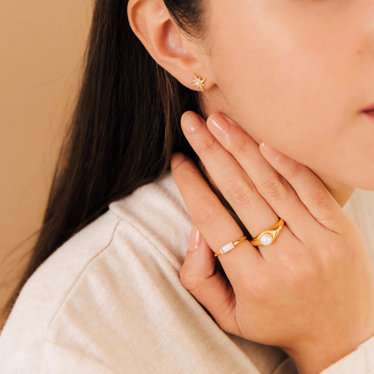 Penelope Pearl Signet Ring - Image 8