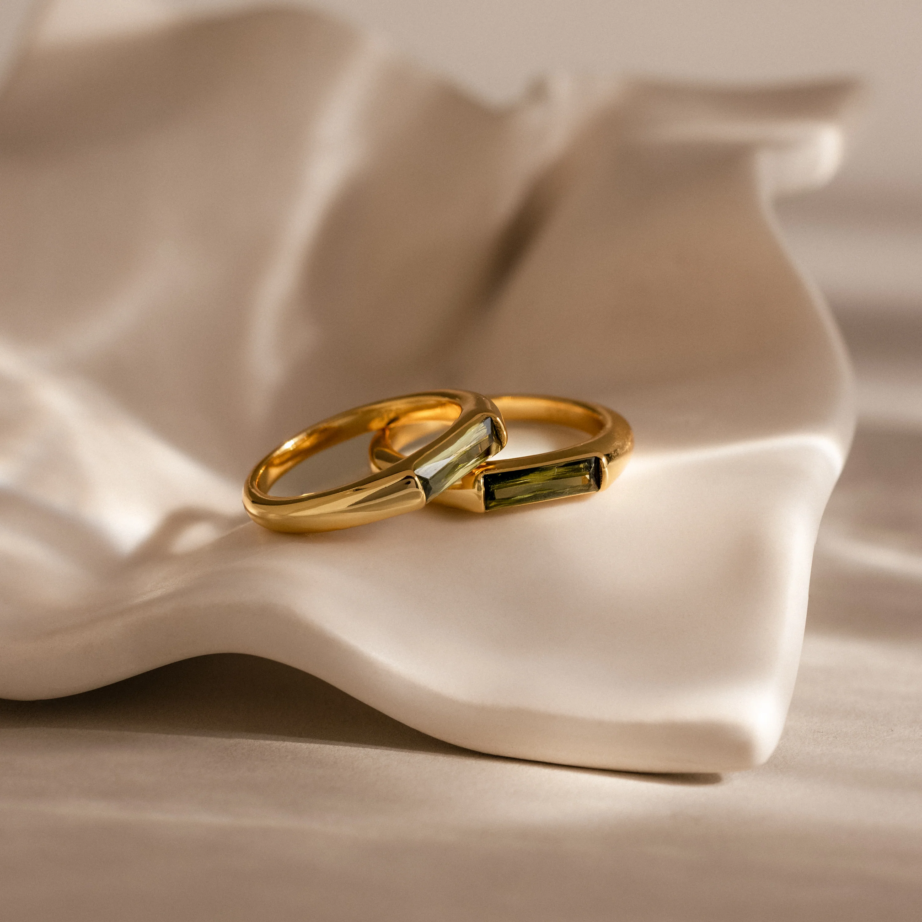 Peridot Baguette Signet Ring - Image 7