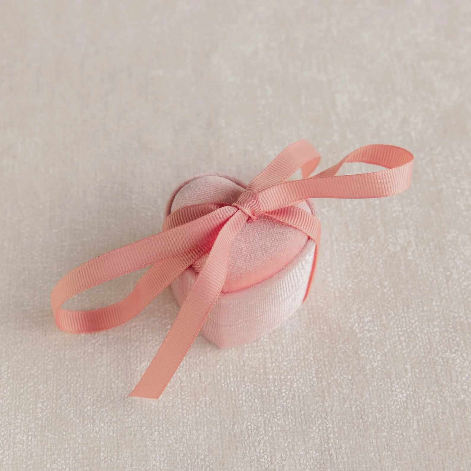 Pink Velvet Heart Ring Box - Image 4