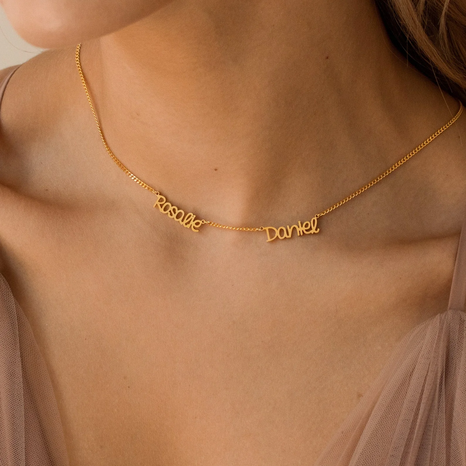 Preppy Multiple Name Necklace in Curb Chain - Image 5