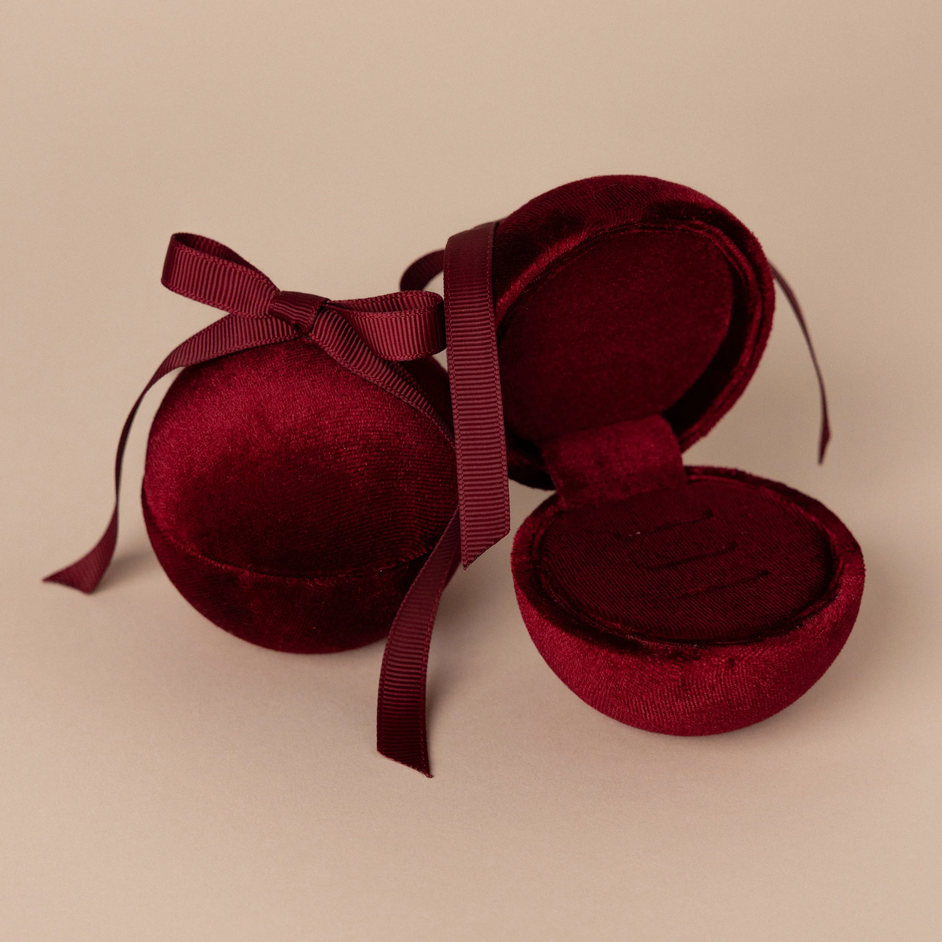 Red Ornament Jewelry Box - Image 3