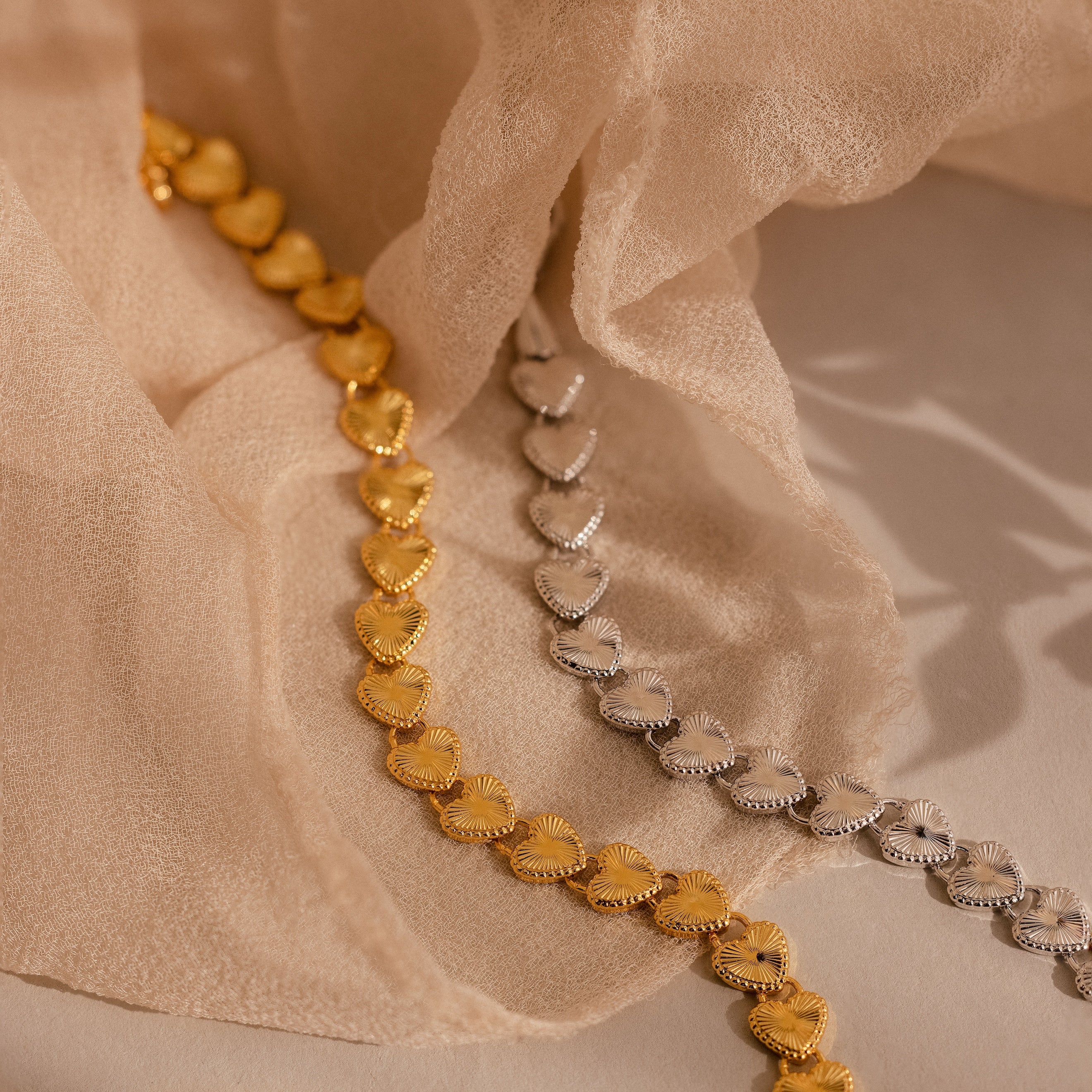 Ribbed Heart Link Bracelet - Image 6