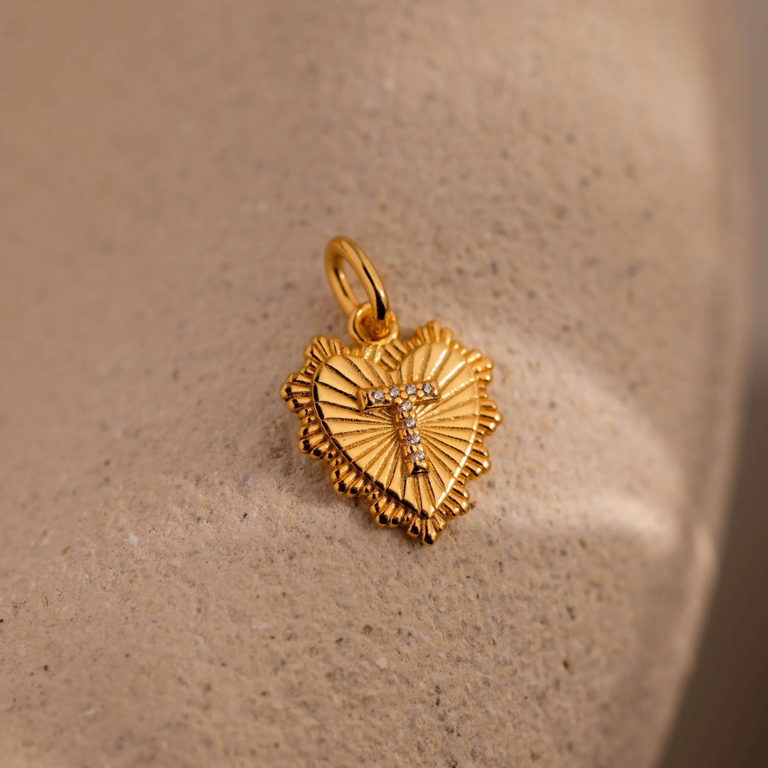Ribbed Heart Pave Initial Charm - Image 27