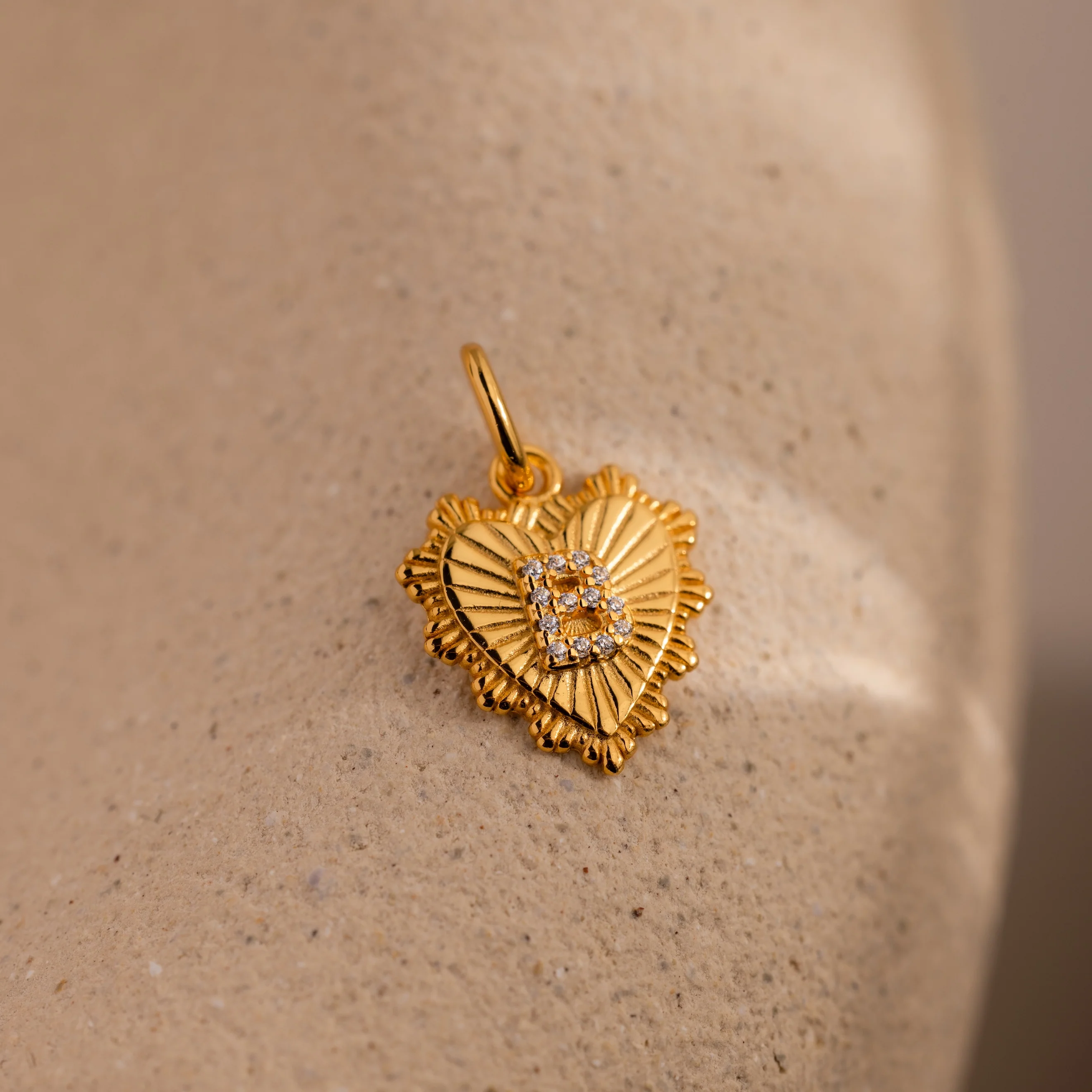 Ribbed Heart Pave Initial Charm - Image 9
