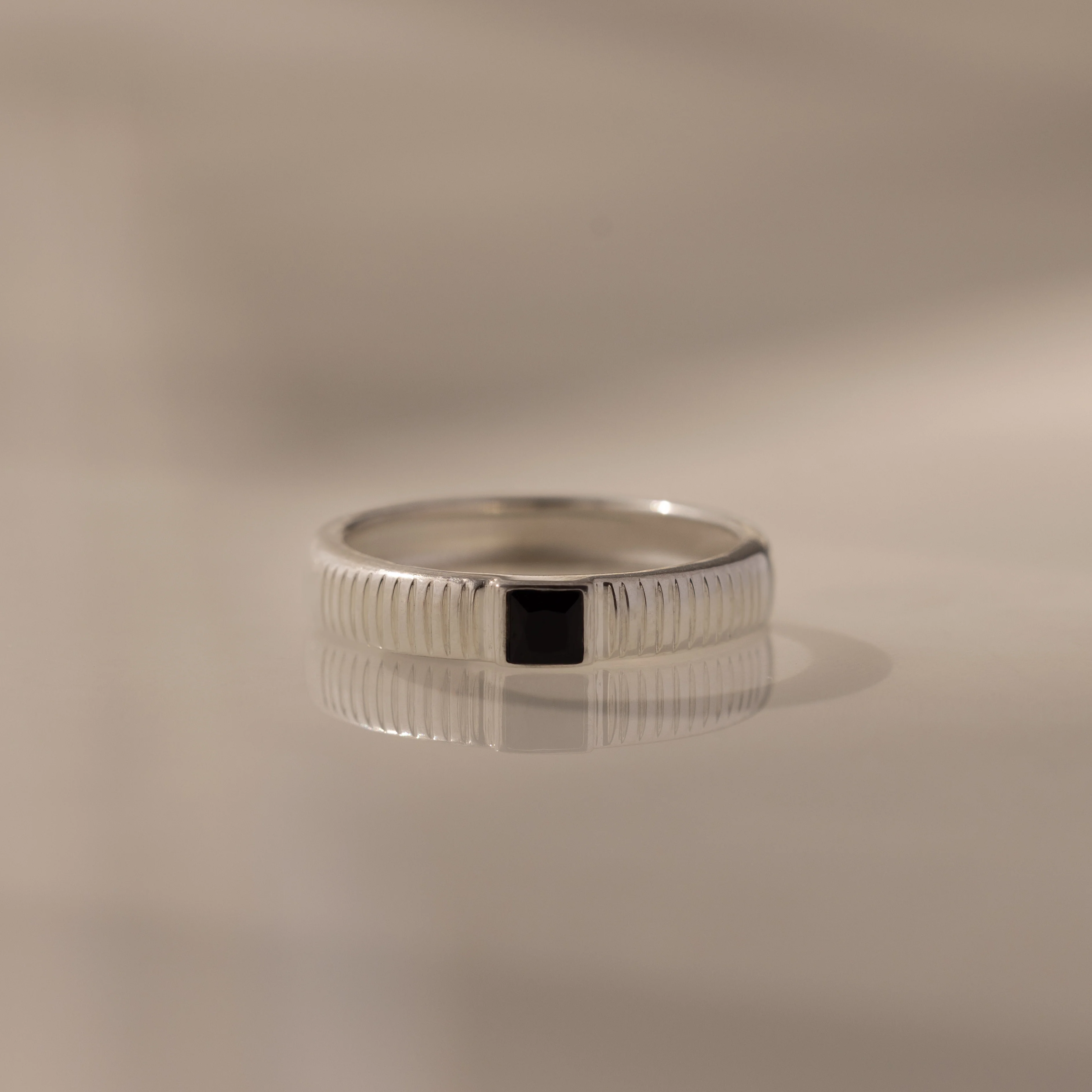 Ribbed Onyx Band - Image 3