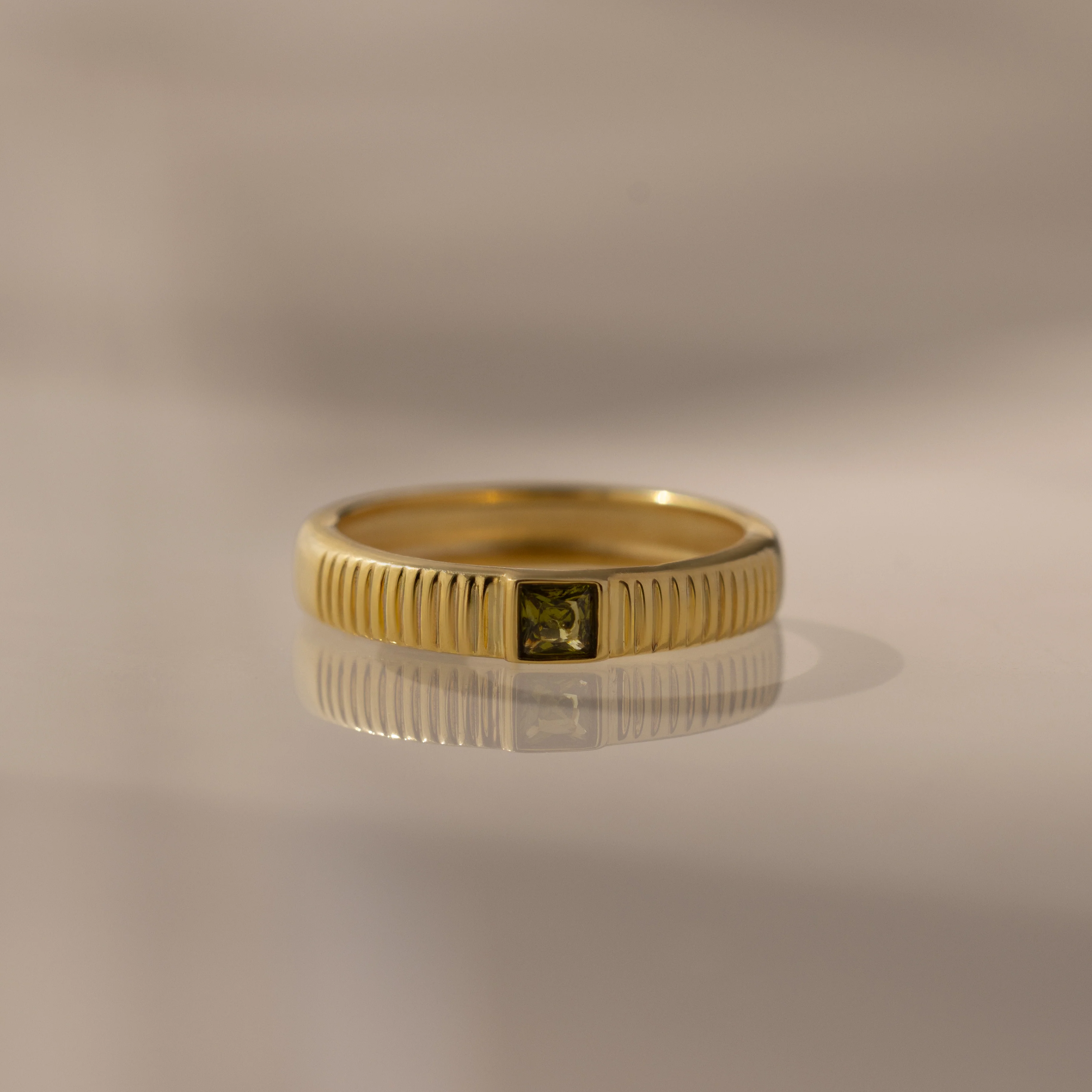 Ribbed Peridot Band