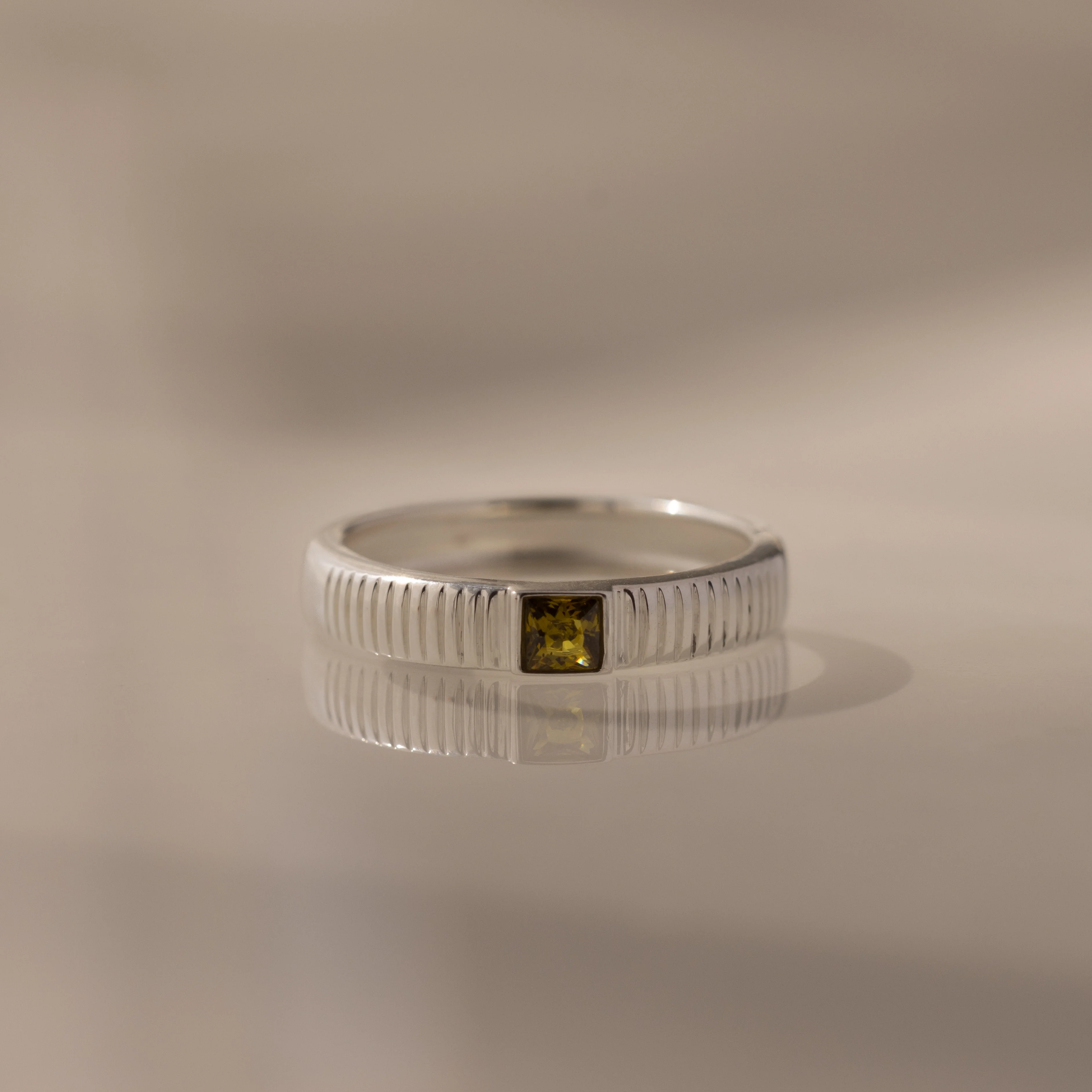 Ribbed Peridot Band - Image 3