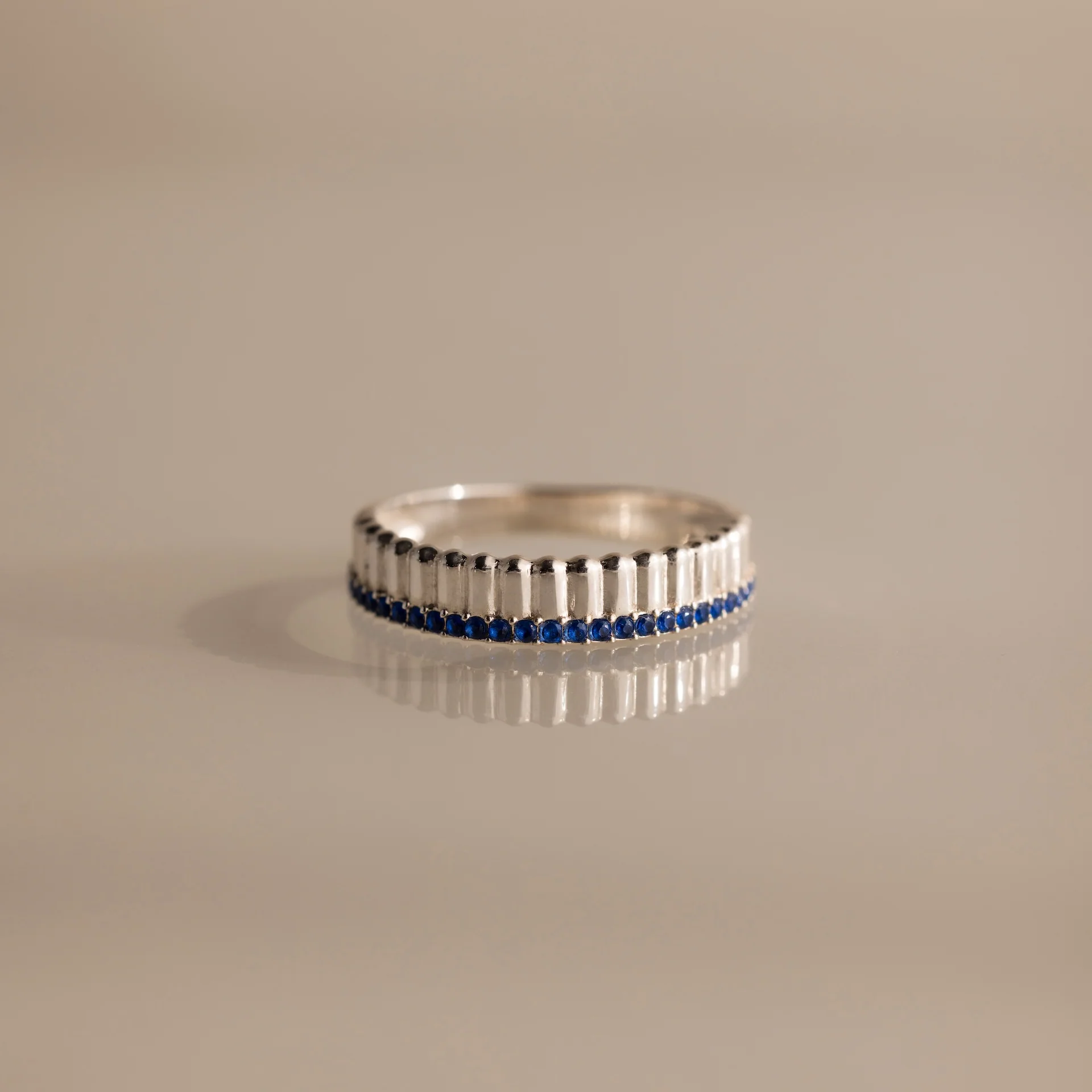 Ribbed Sapphire Stack Ring - Image 3