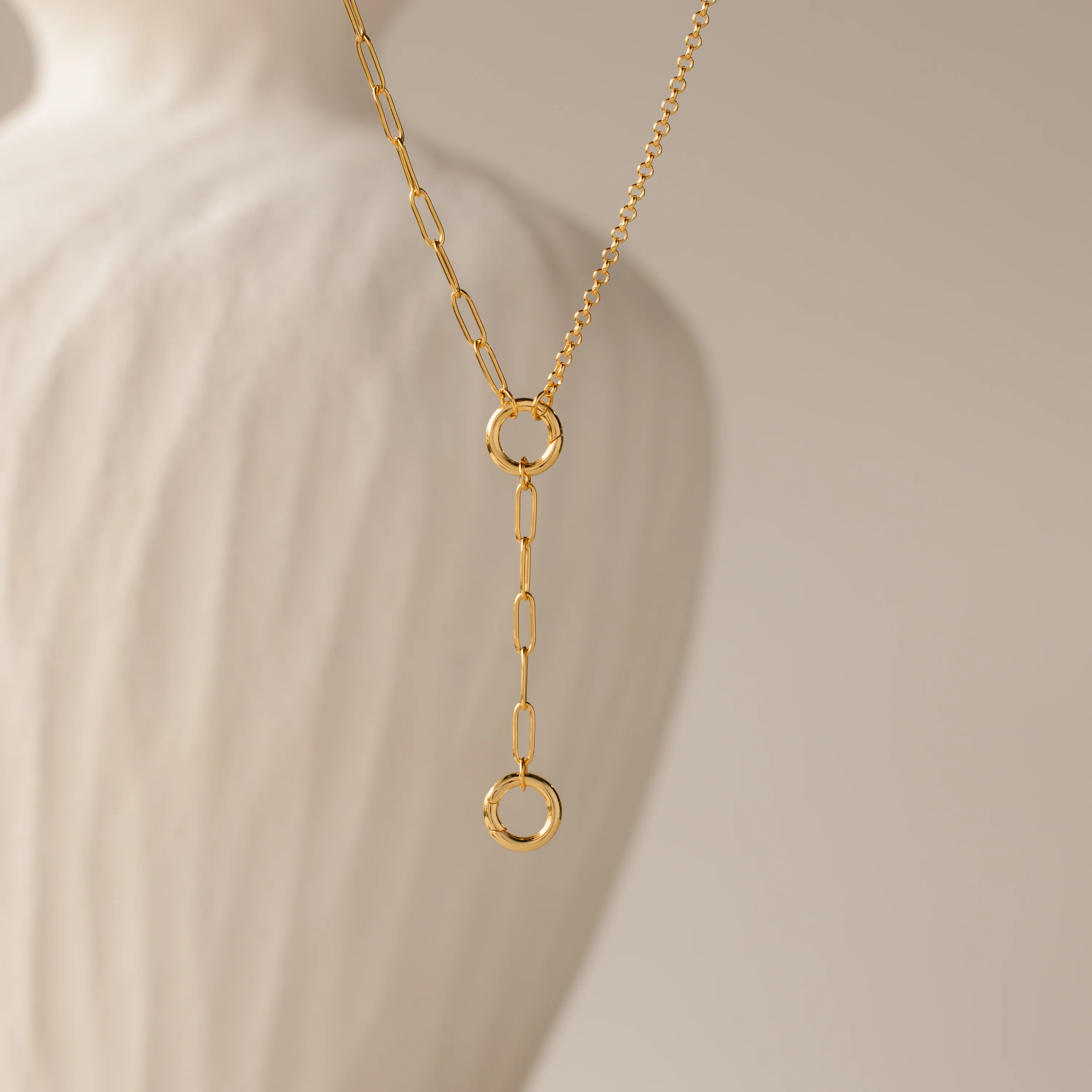 Rolo Lariat Paperclip Clasp Necklace in 18K Gold - Image 7