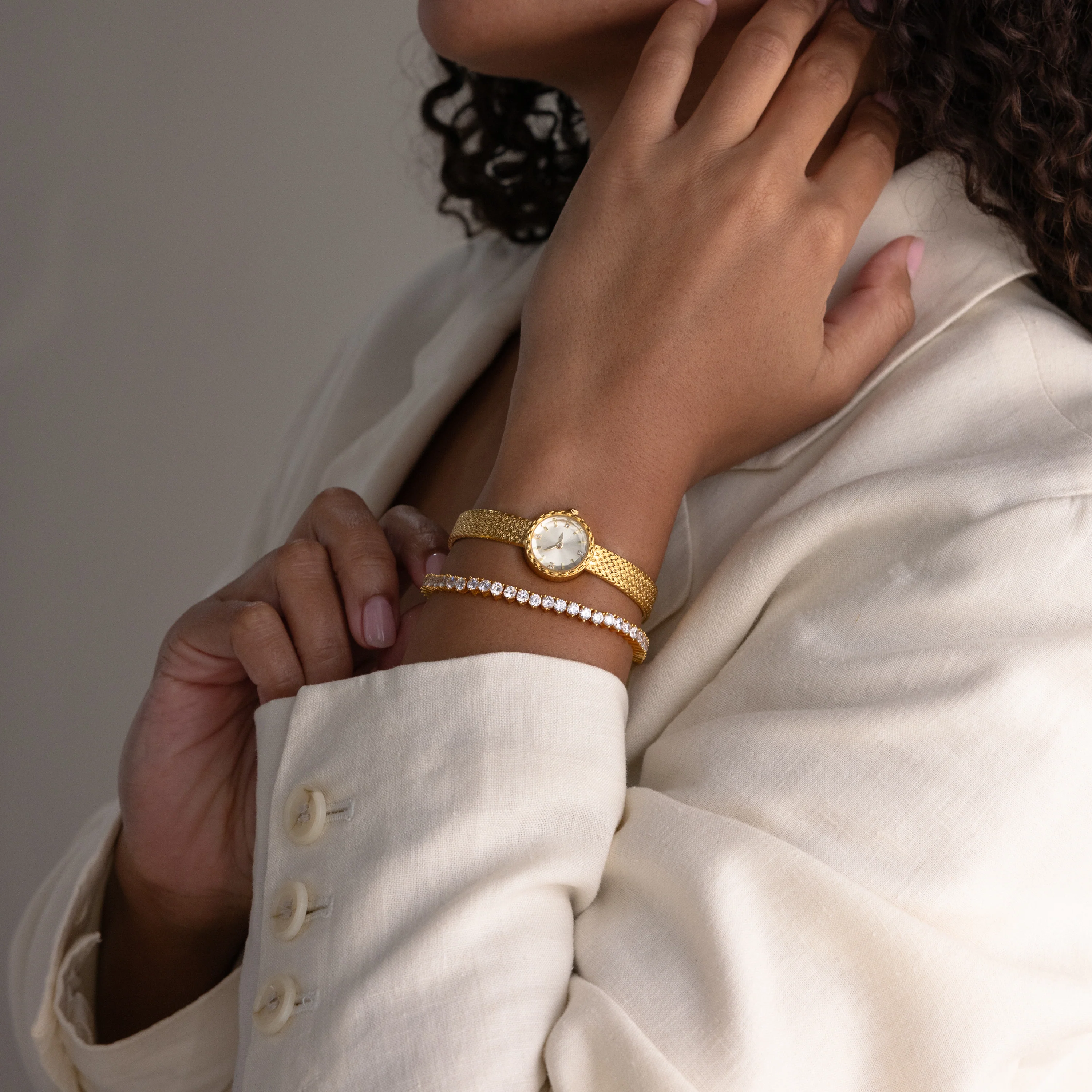 Round Braided Timepiece in 18K Gold - Image 4
