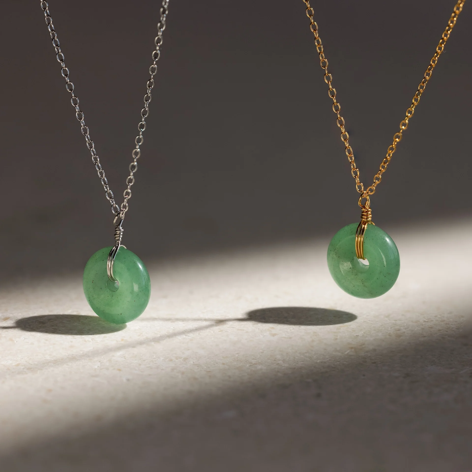 Round Jade Pendant Necklace in 18K Gold - Image 5