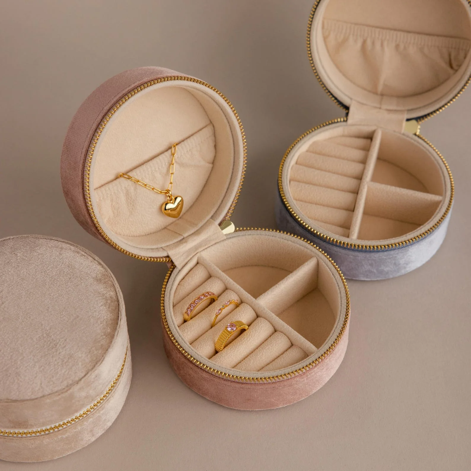 Round Velvet Jewelry Case - Image 8
