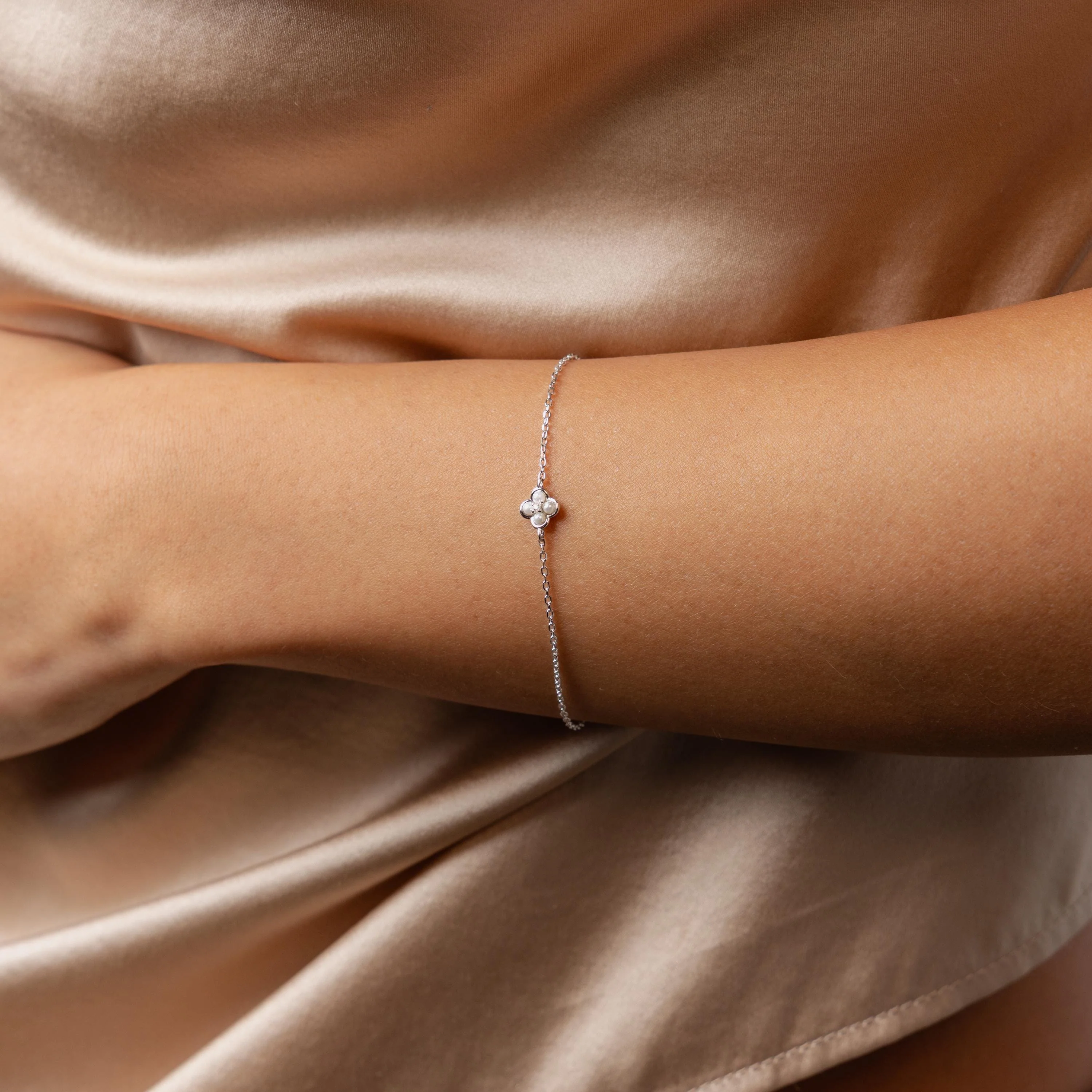 Rounded Pearl Flower Bracelet - Image 4
