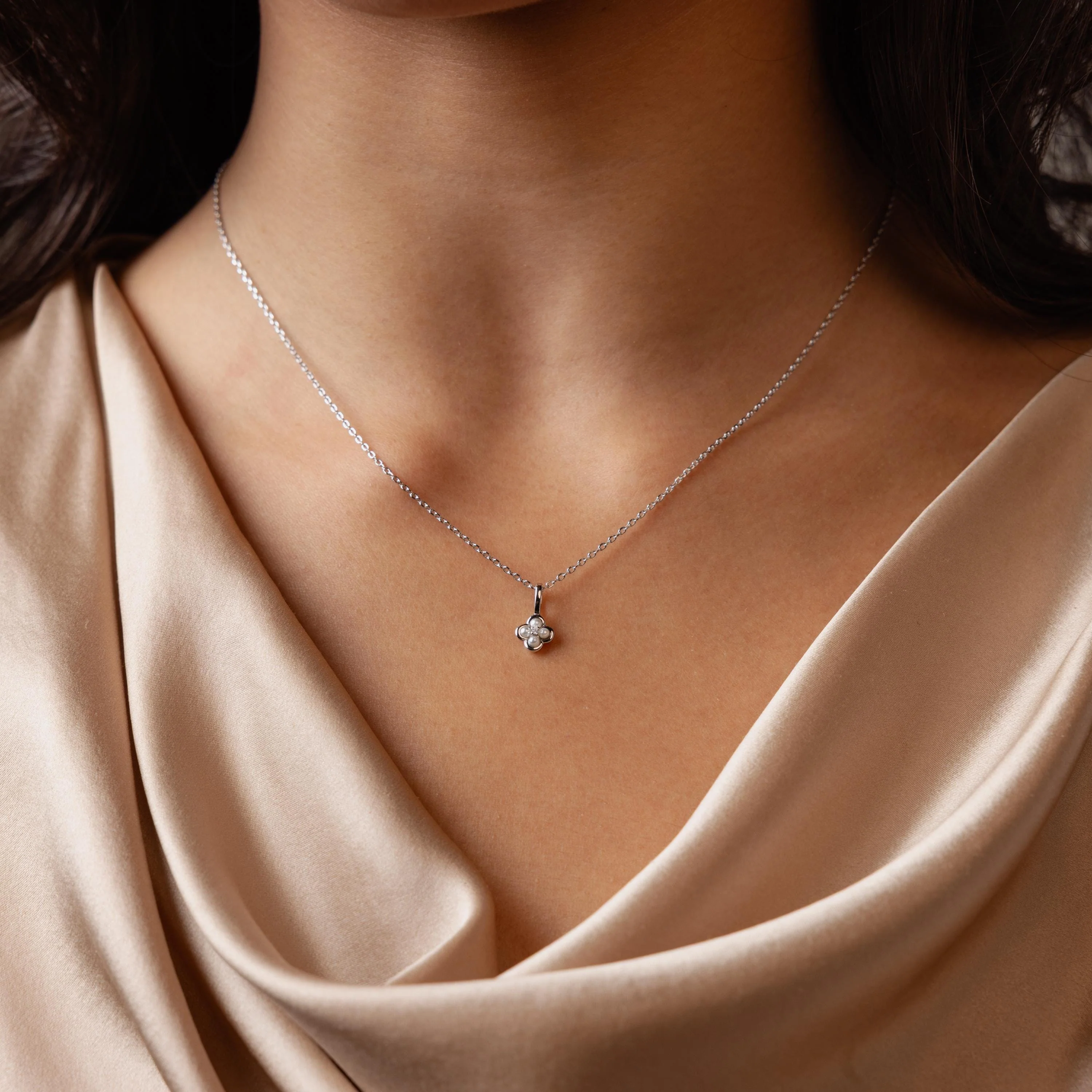 Rounded Pearl Flower Necklace - Image 5