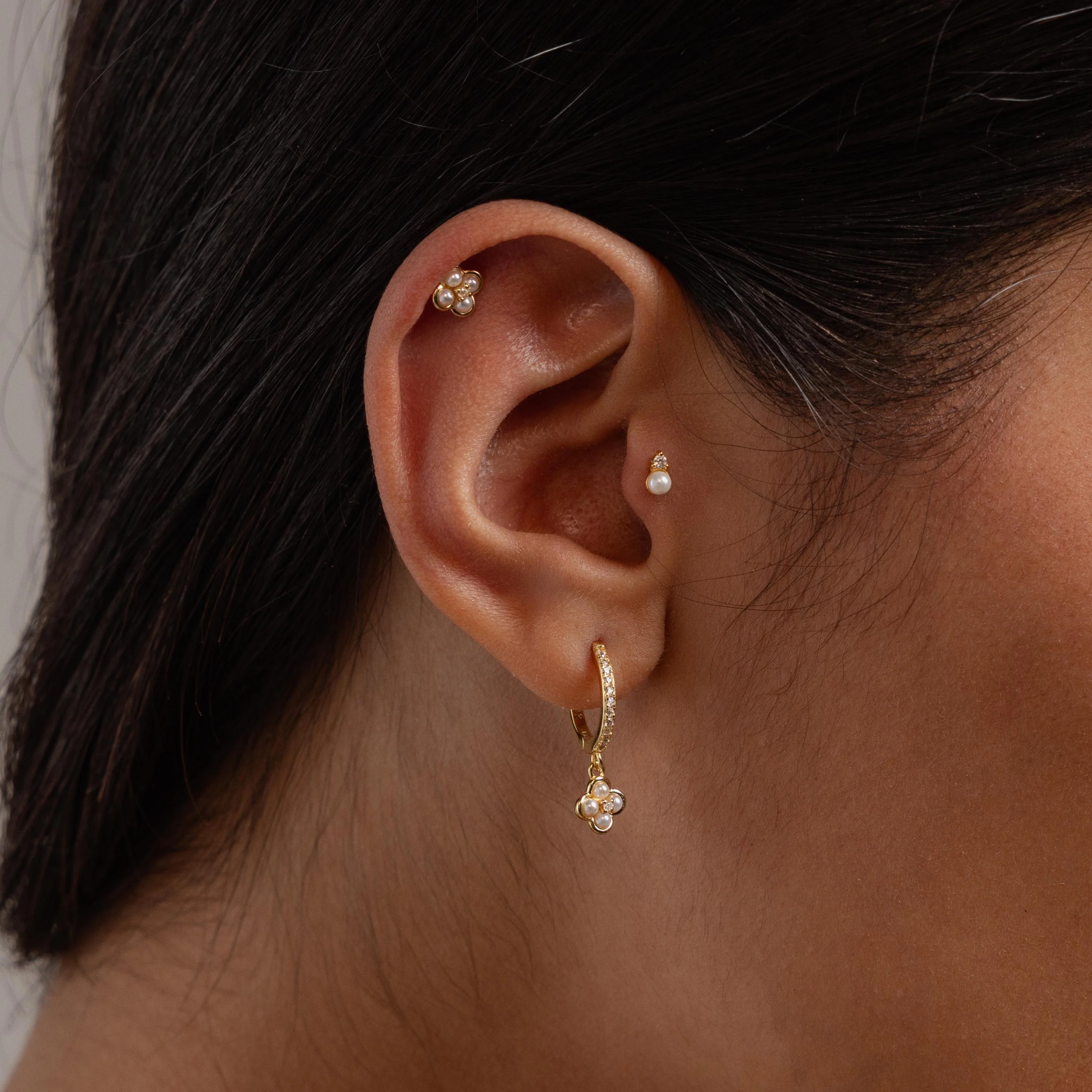 Rounded Pearl Flower Studs - Image 9