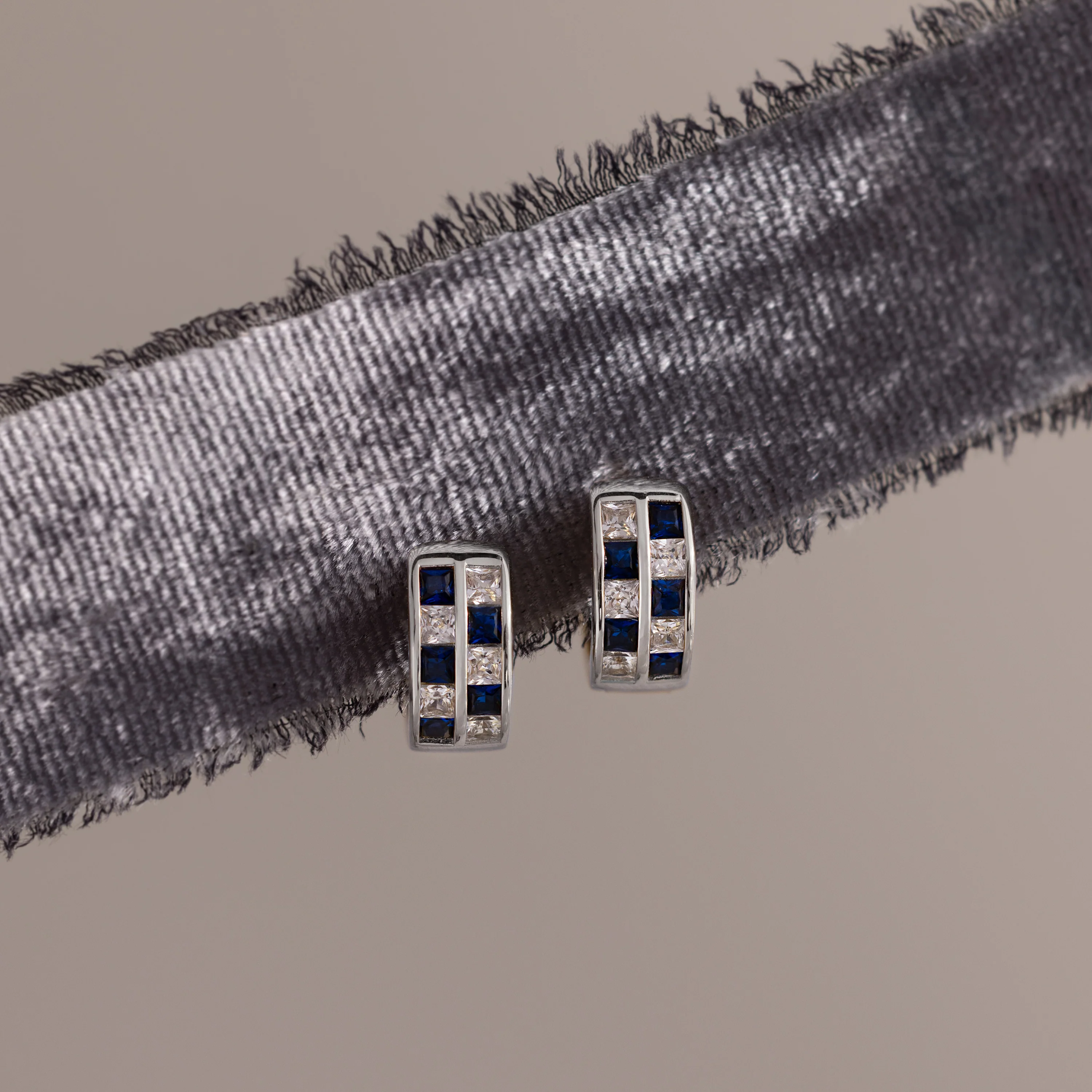Royal Blue Checkered Huggies in Silver - Image 3