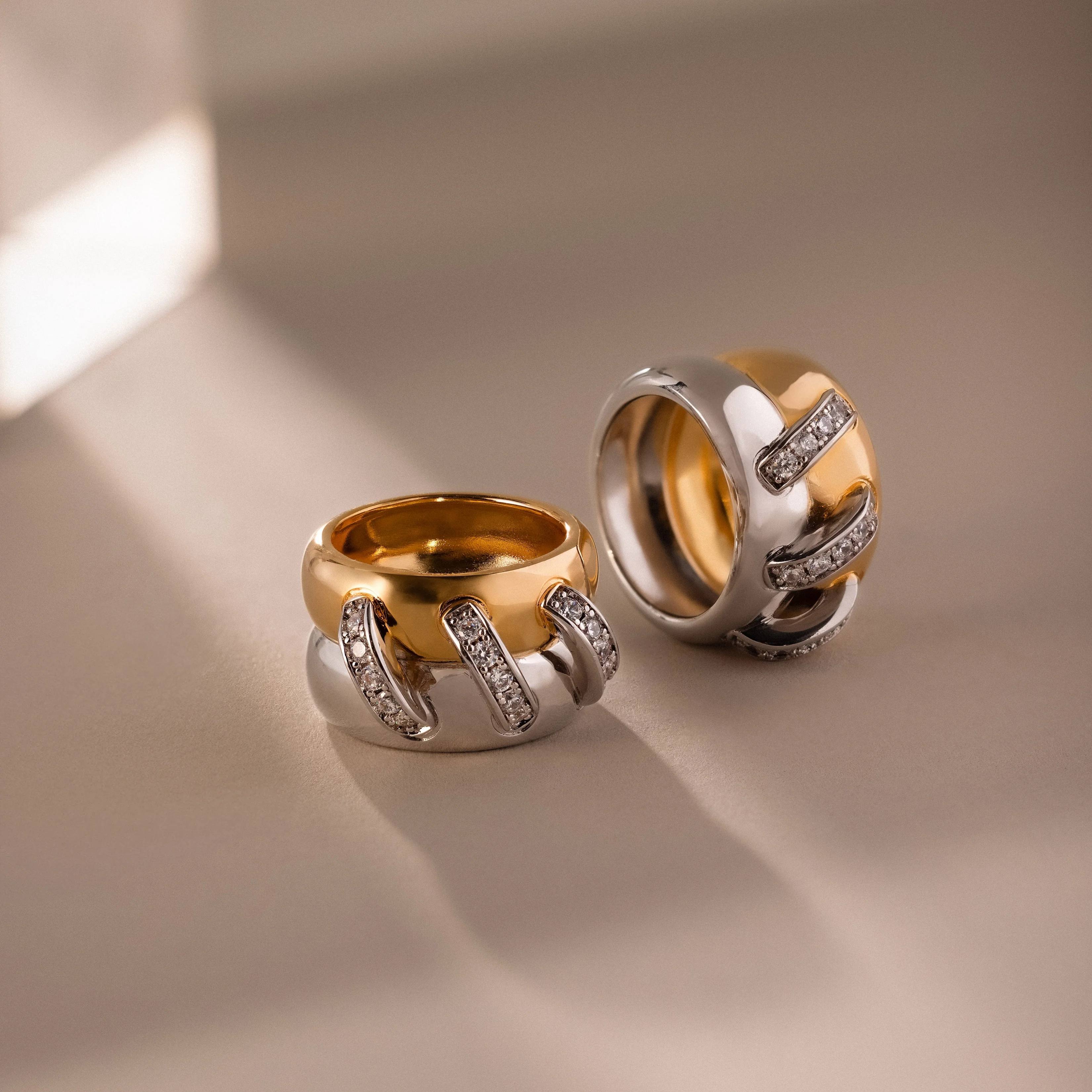 Sculpted Mixed Metal Link Ring - Image 5