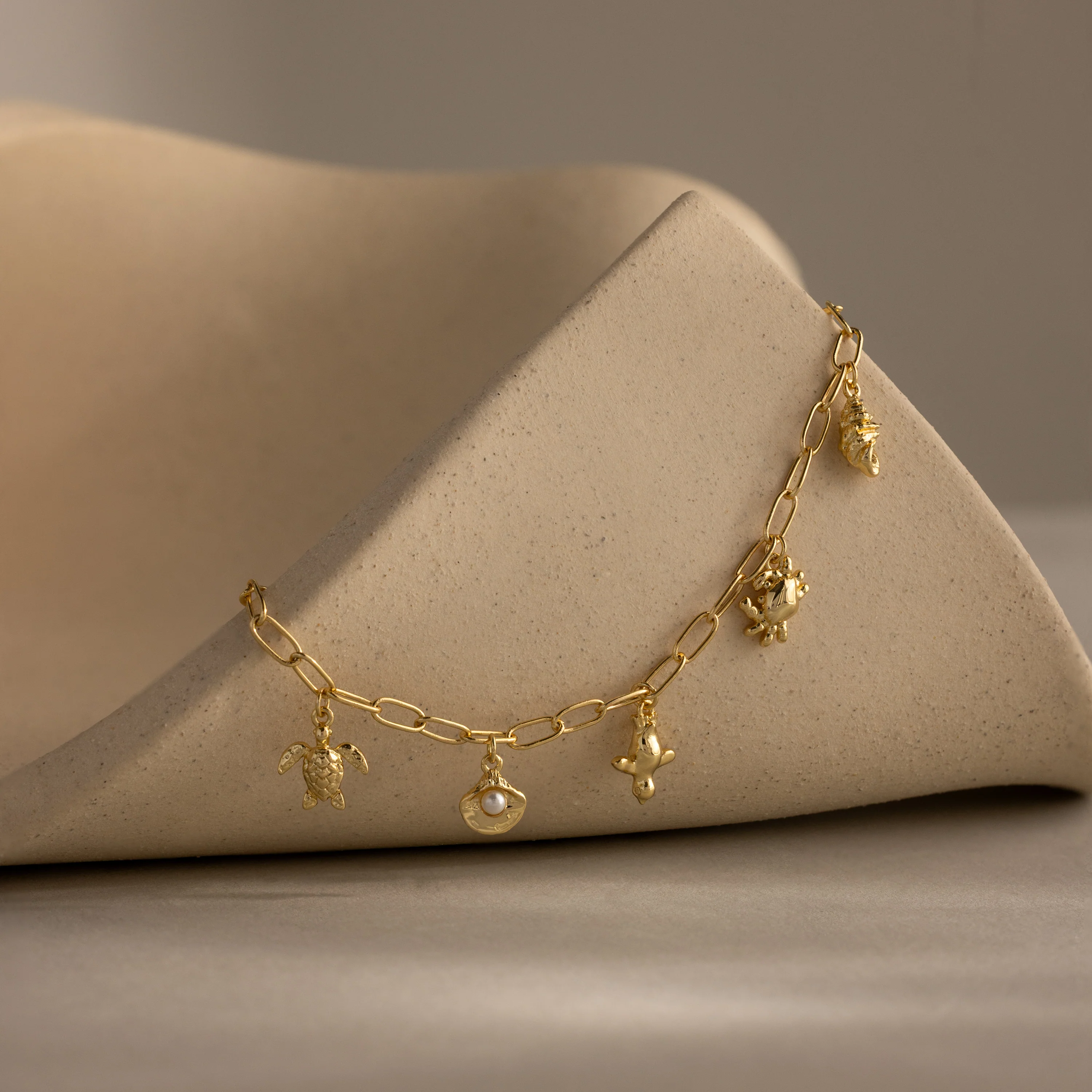 Seaside Charm Bracelet in 18K Gold - Image 3