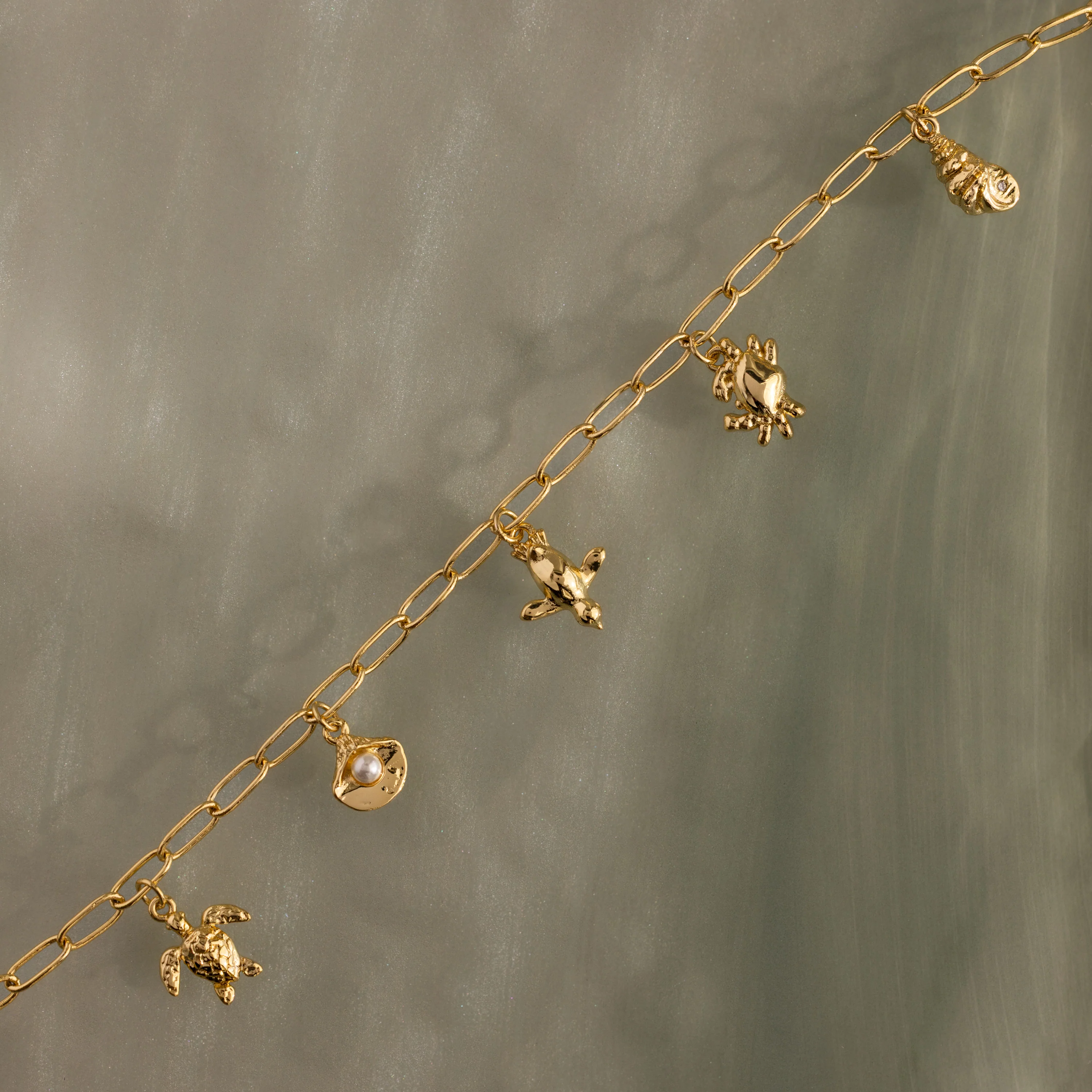 Seaside Charm Bracelet in 18K Gold - Image 5