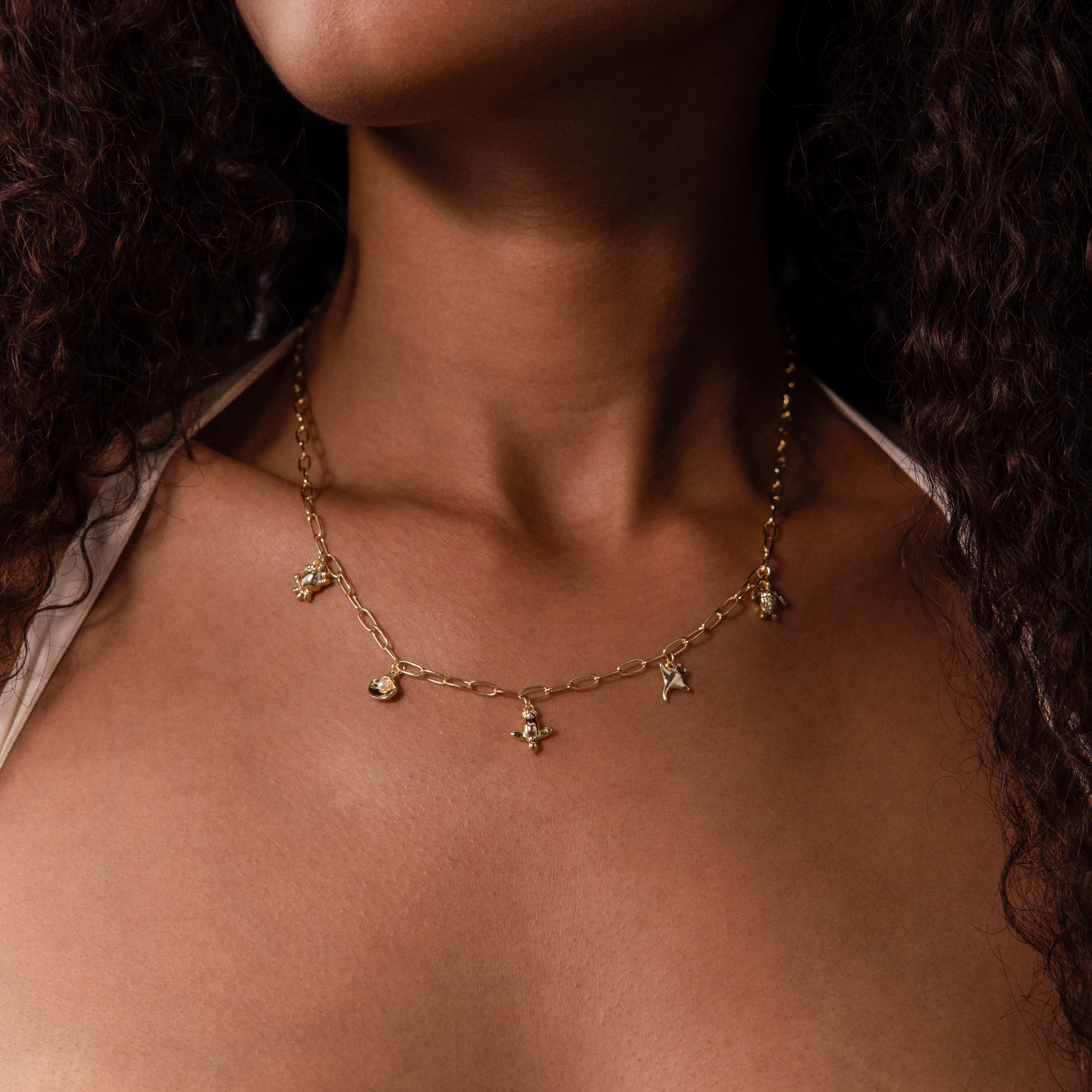 Seaside Charm Necklace in 18K Gold - Image 2