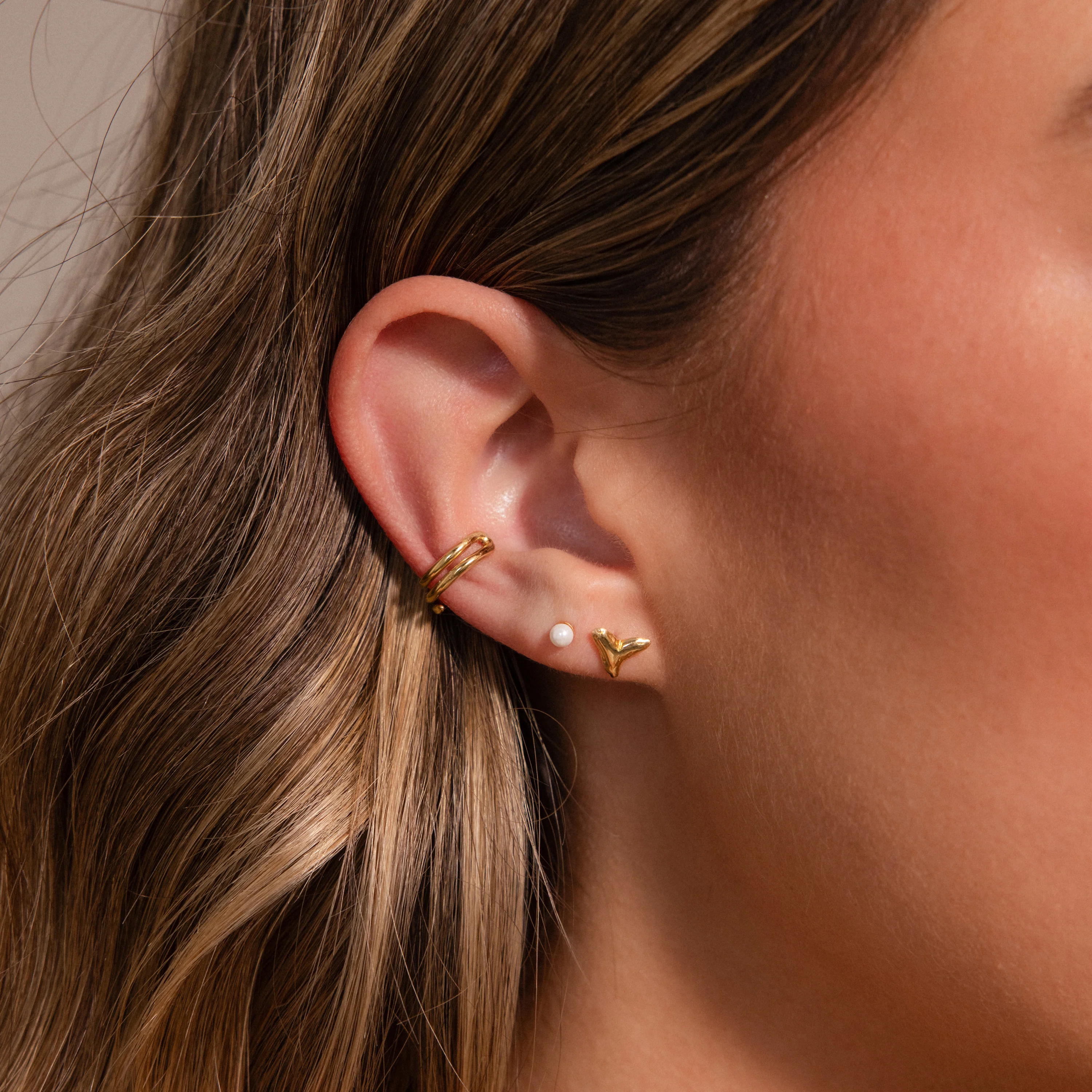 Shark Tooth Flatback Studs - Image 7