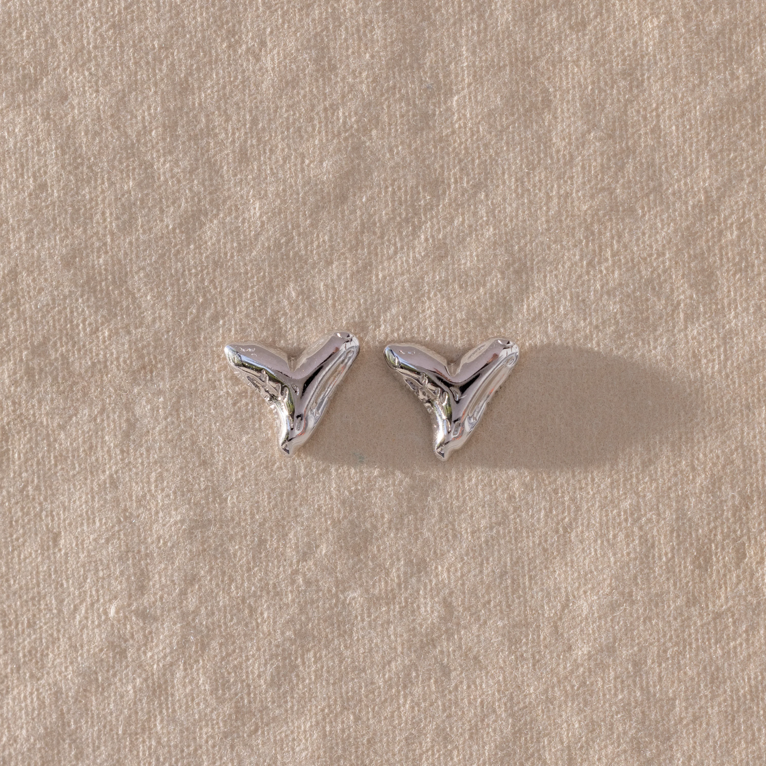 Shark Tooth Flatback Studs in Silver - Image 3